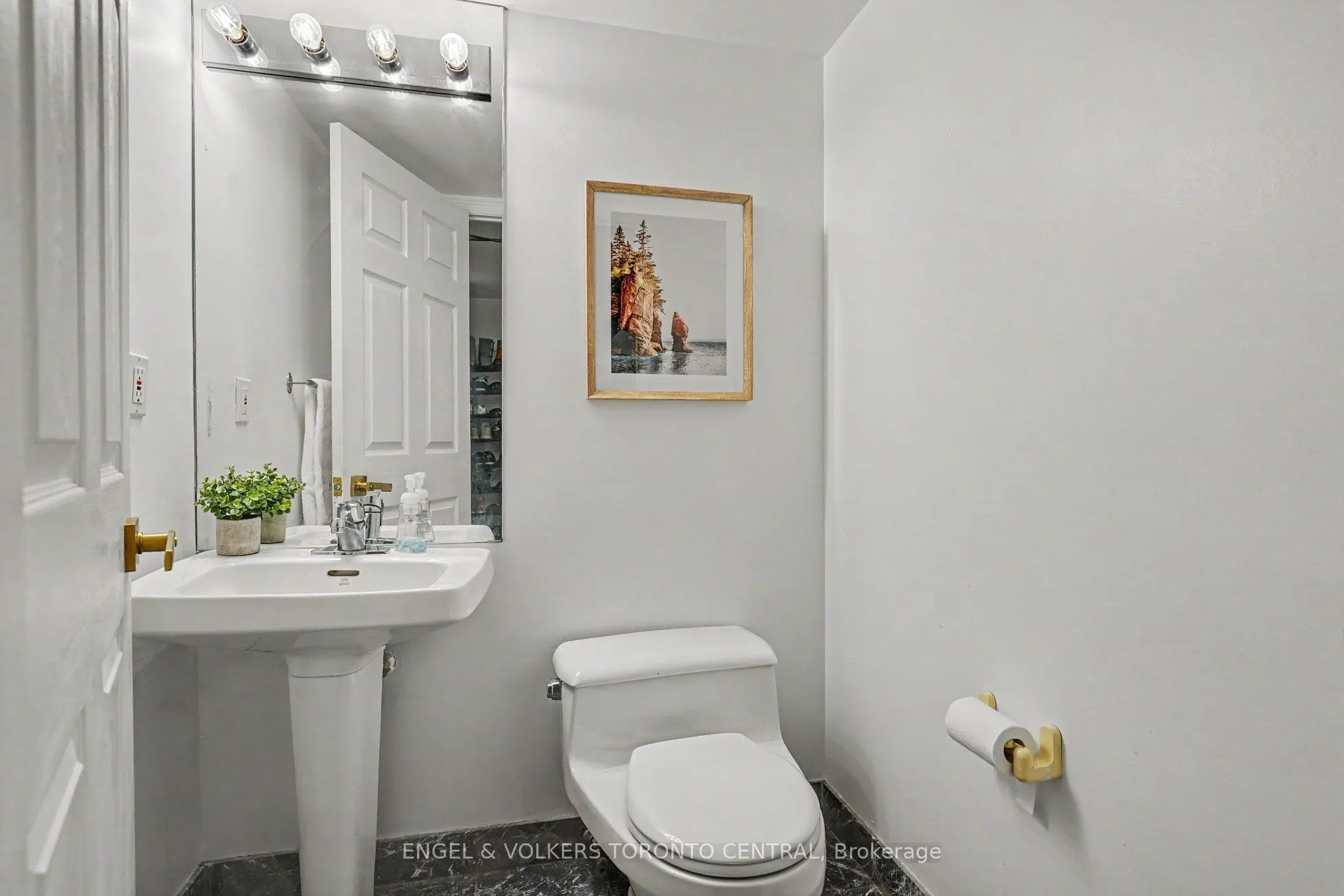 7 Broadway Avenue #601