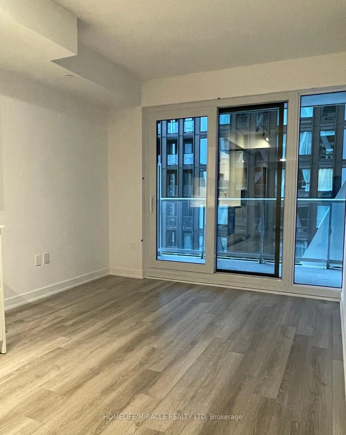 230 Simcoe Street #2421