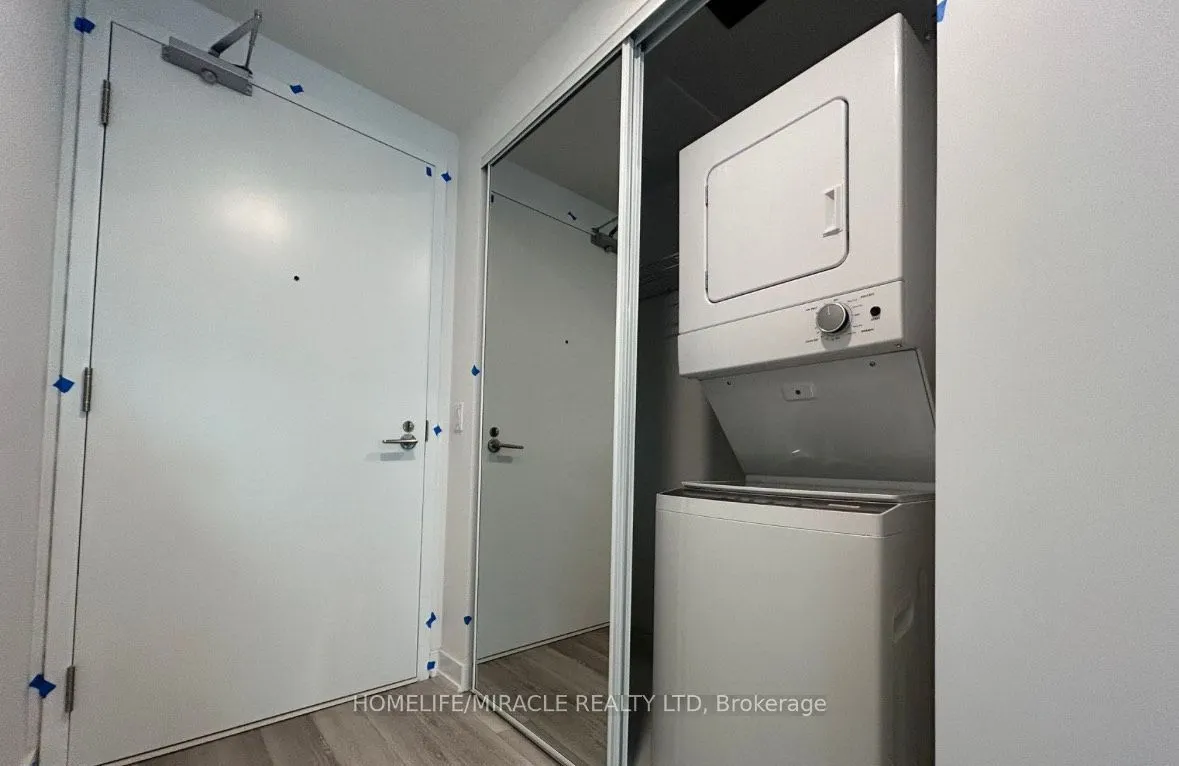 230 Simcoe Street #2421