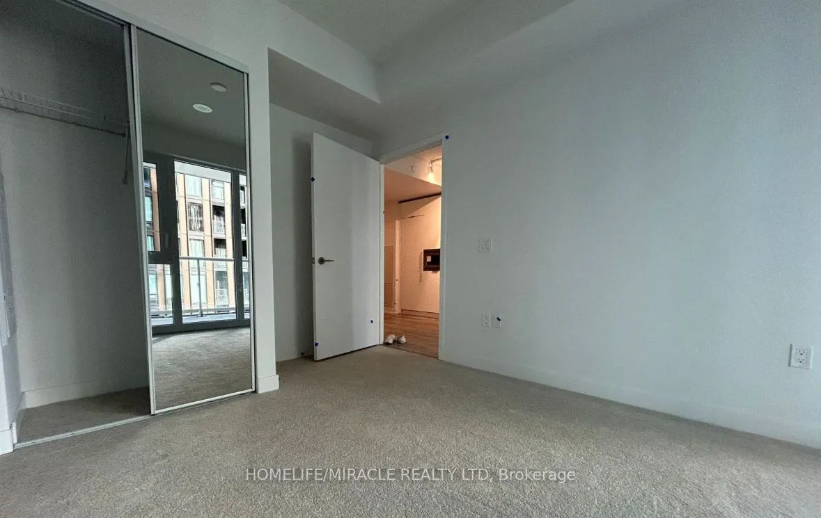 230 Simcoe Street #2421