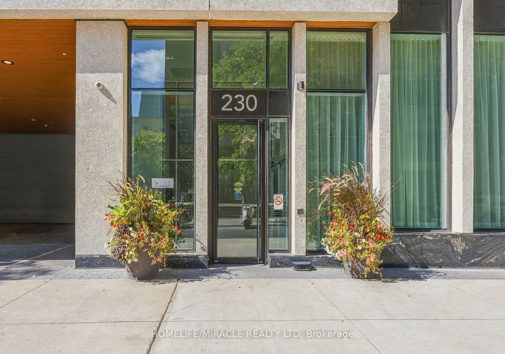 230 Simcoe Street #2421