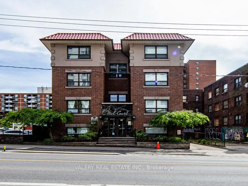 391 Sherbourne Street #303