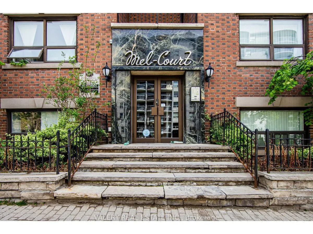 391 Sherbourne Street #303