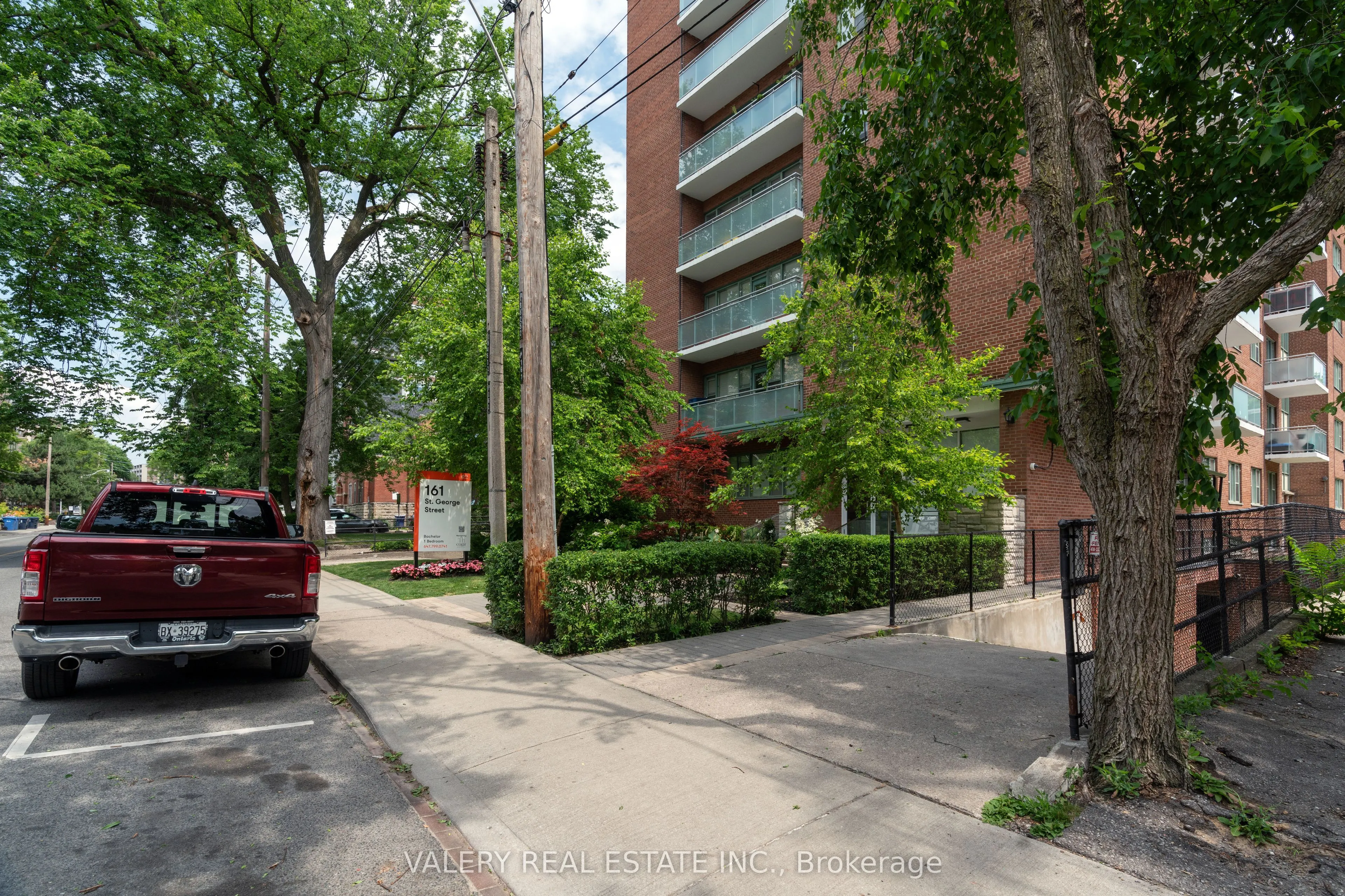 161 St. George Street #403