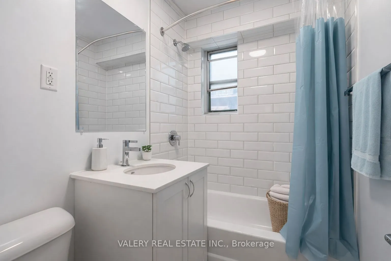 161 St. George Street #403