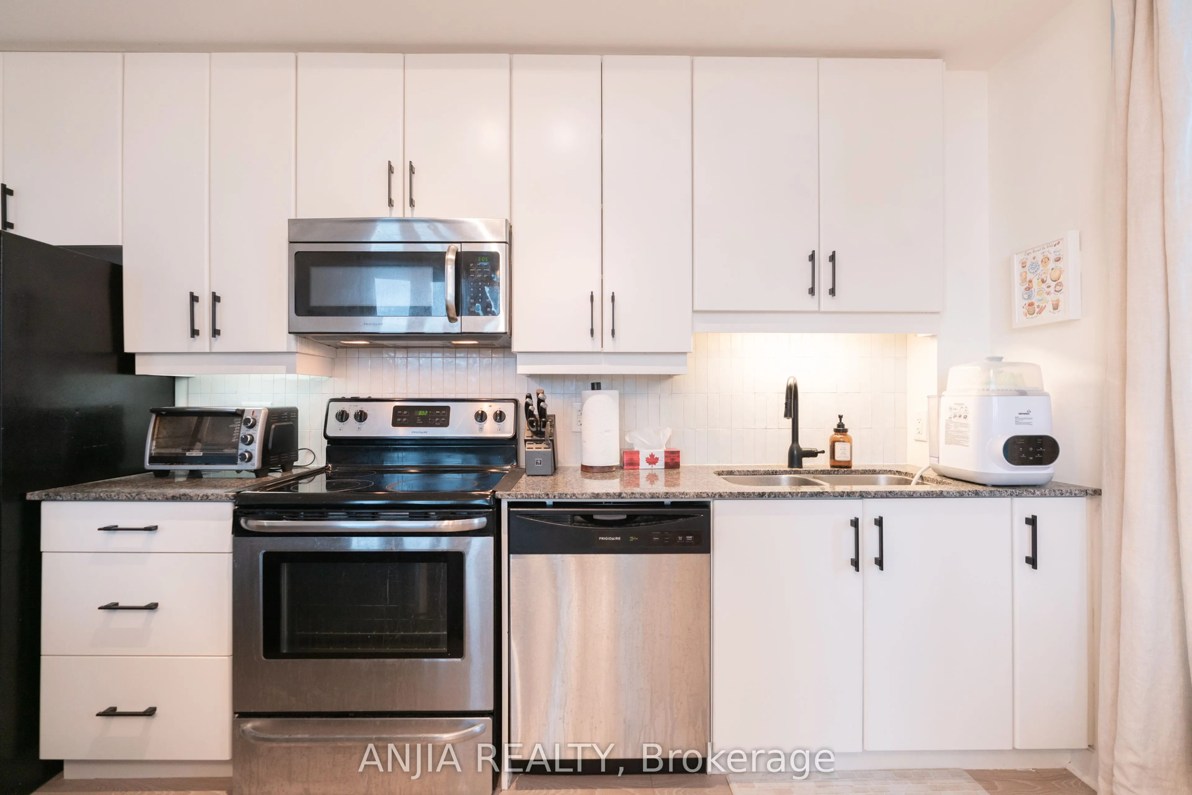 33 Bay Street #3004
