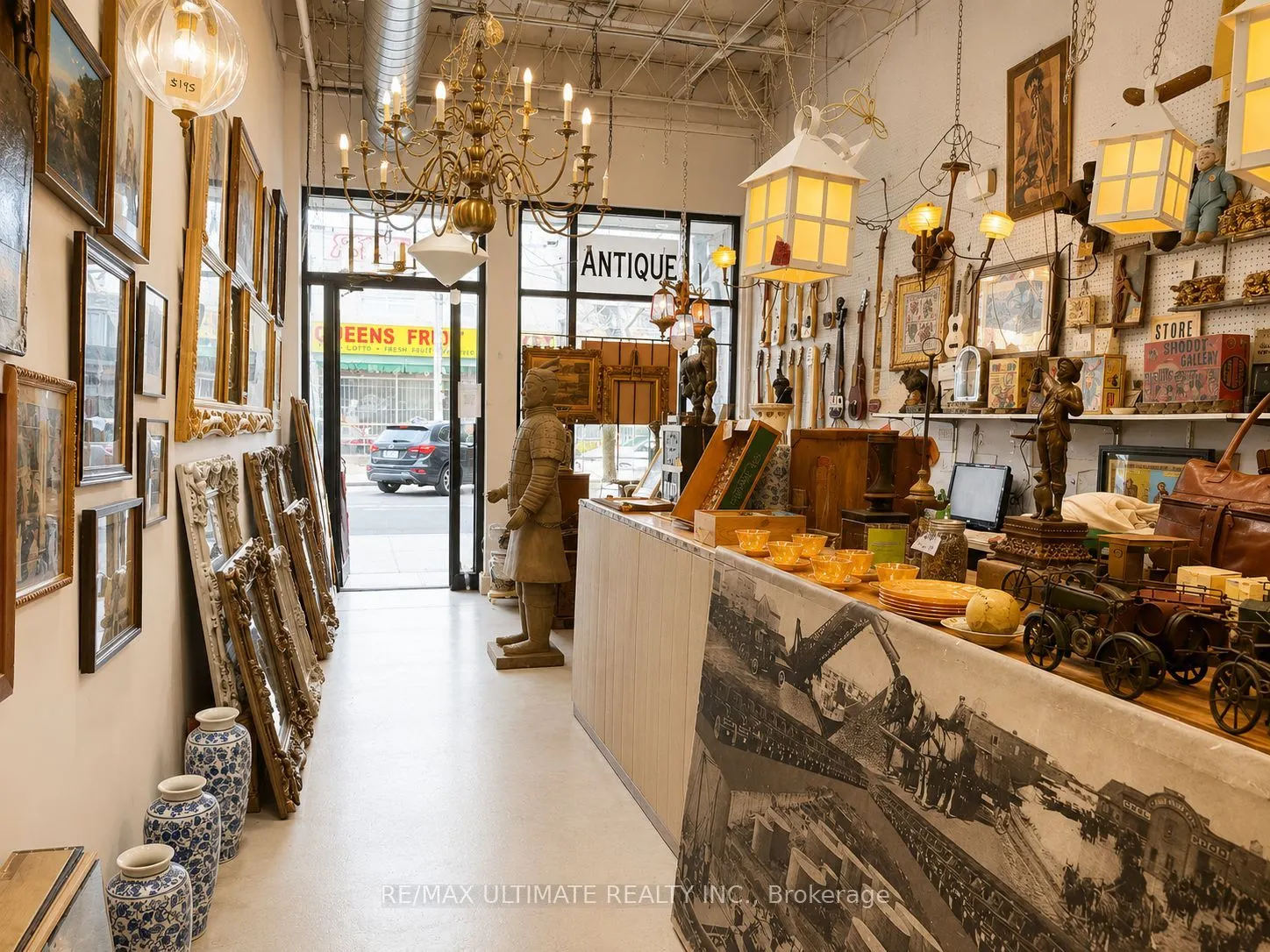 635 Queen Street W #Main