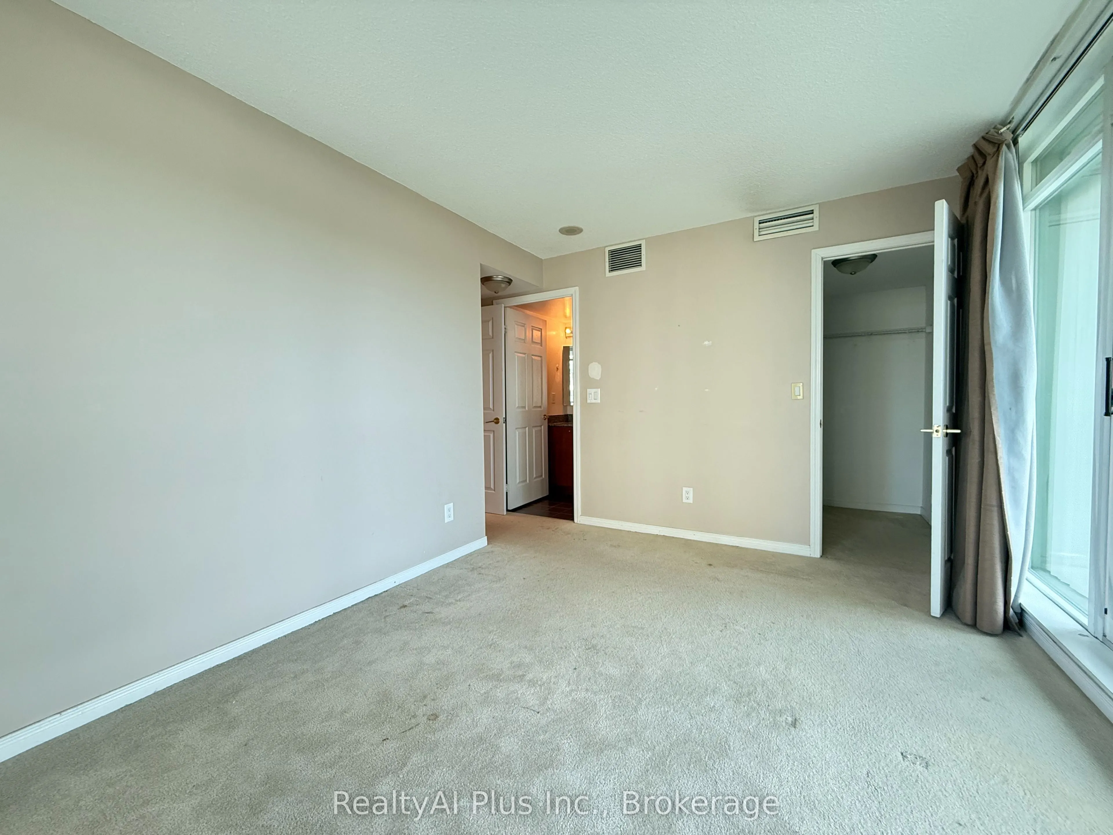 5500 Yonge Street #608