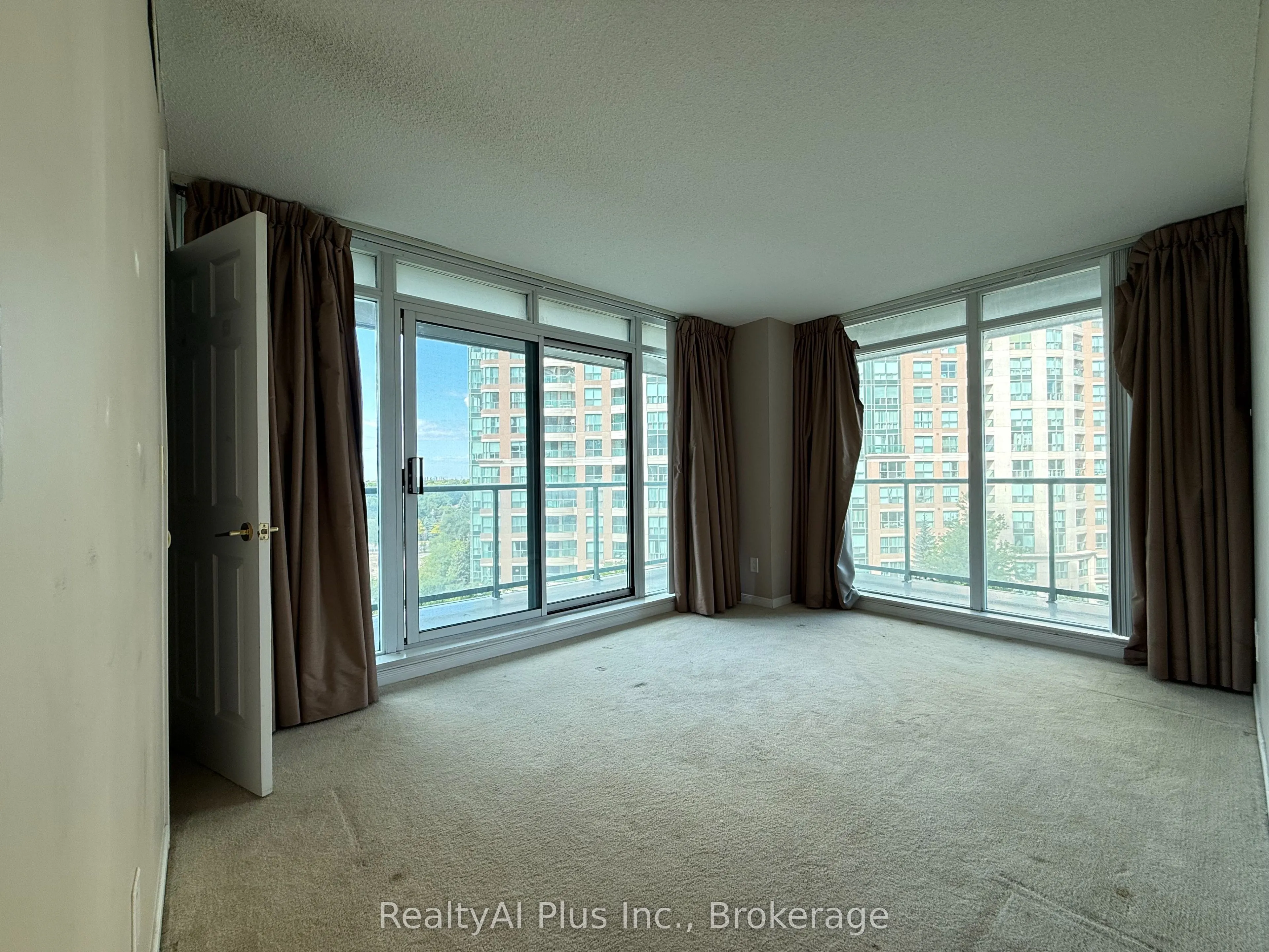 5500 Yonge Street #608