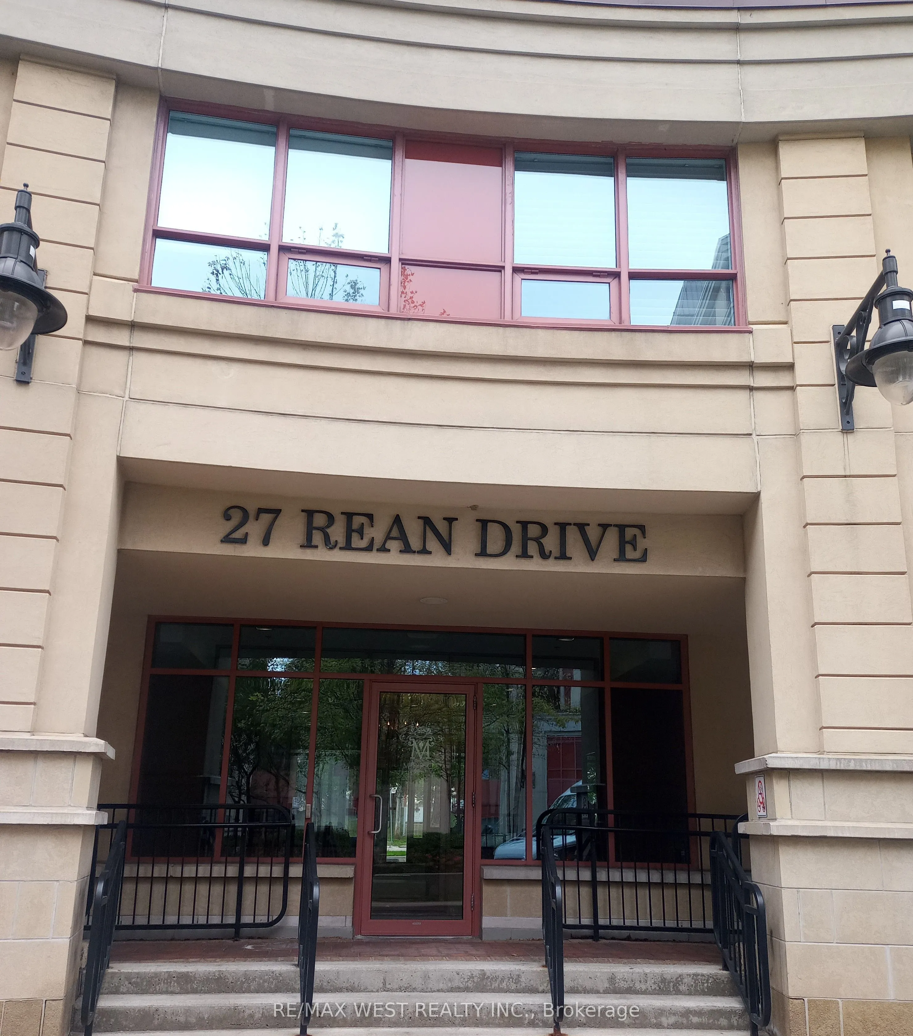 27 Rean Drive #522