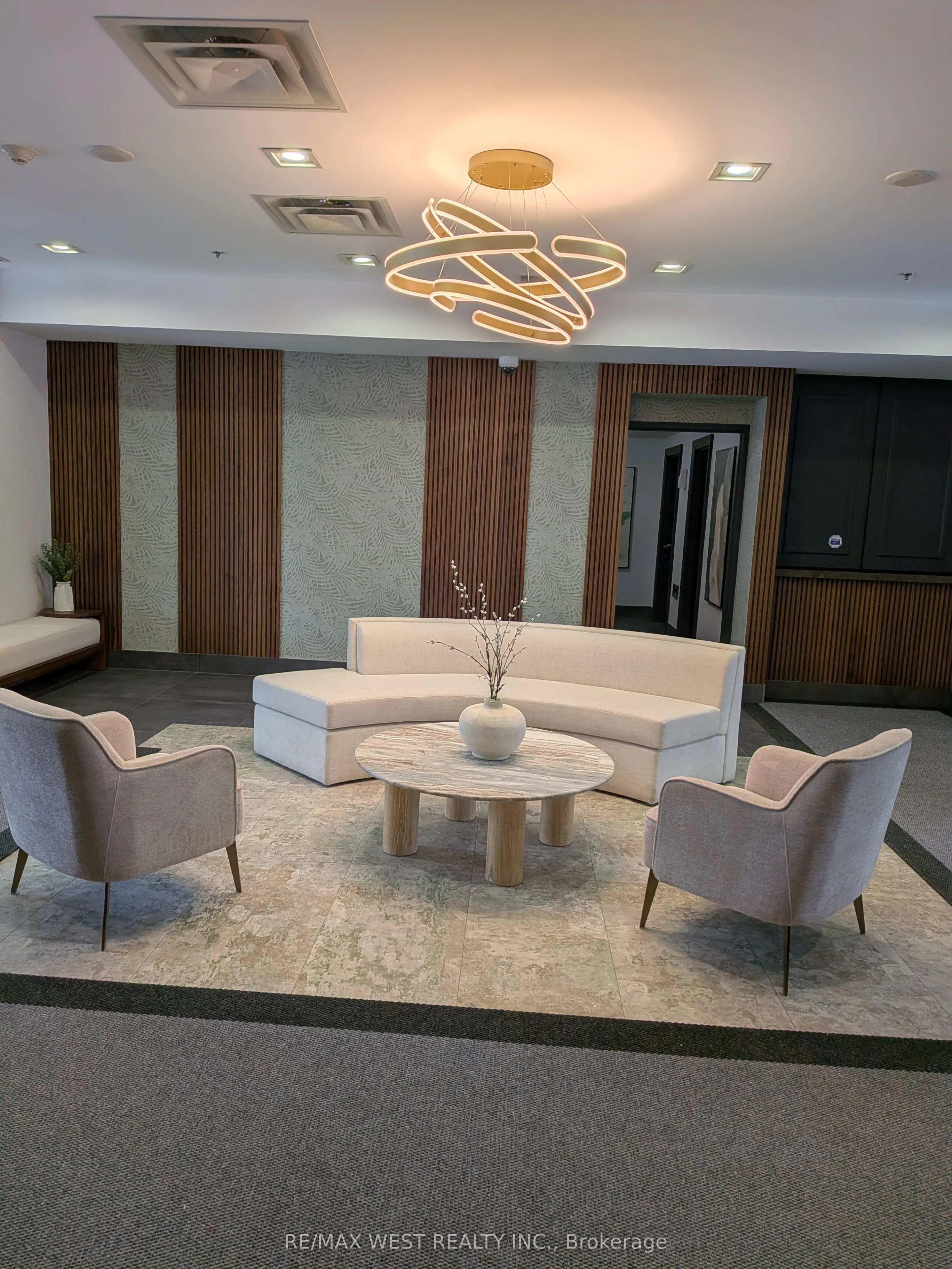 27 Rean Drive #522