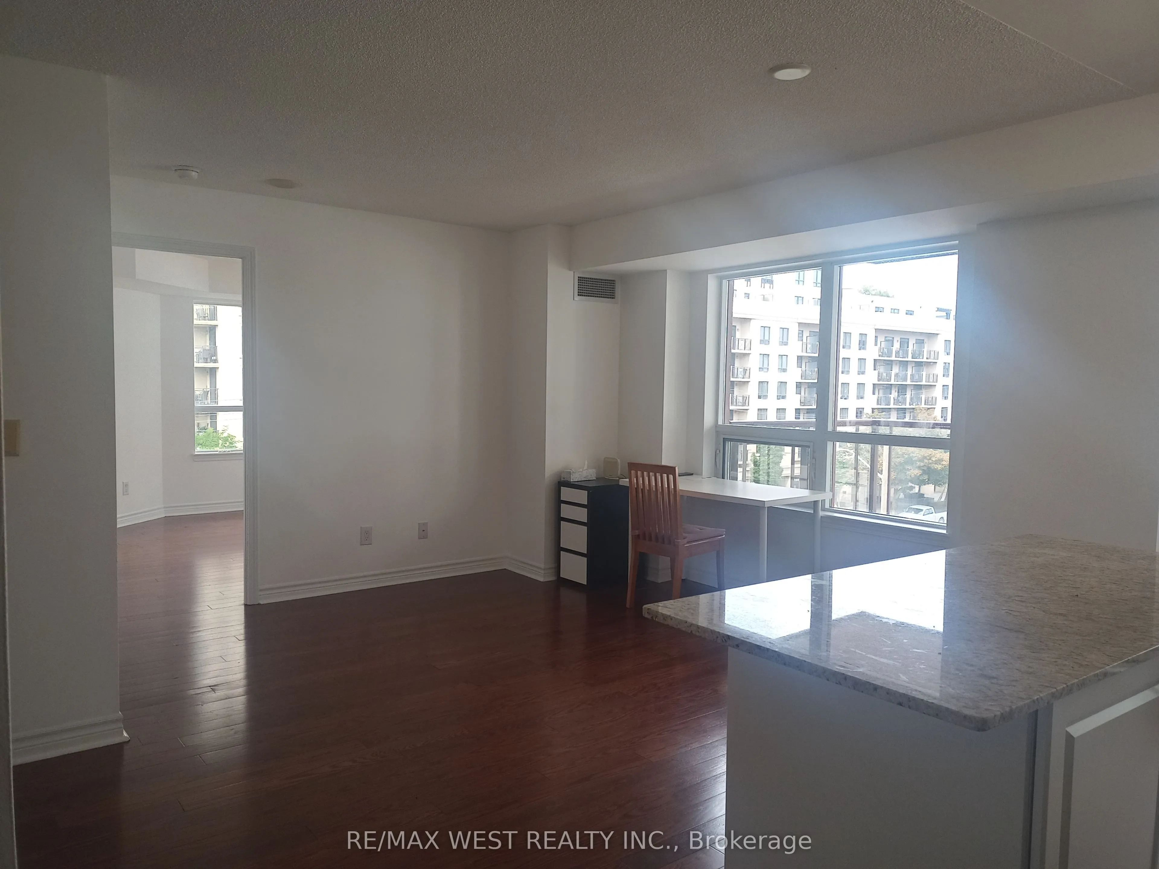 27 Rean Drive #522