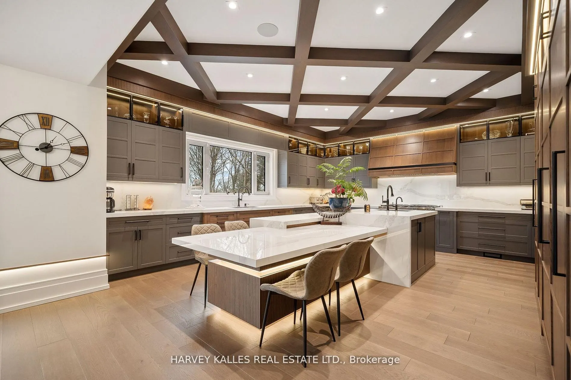 140 Sandringham Drive