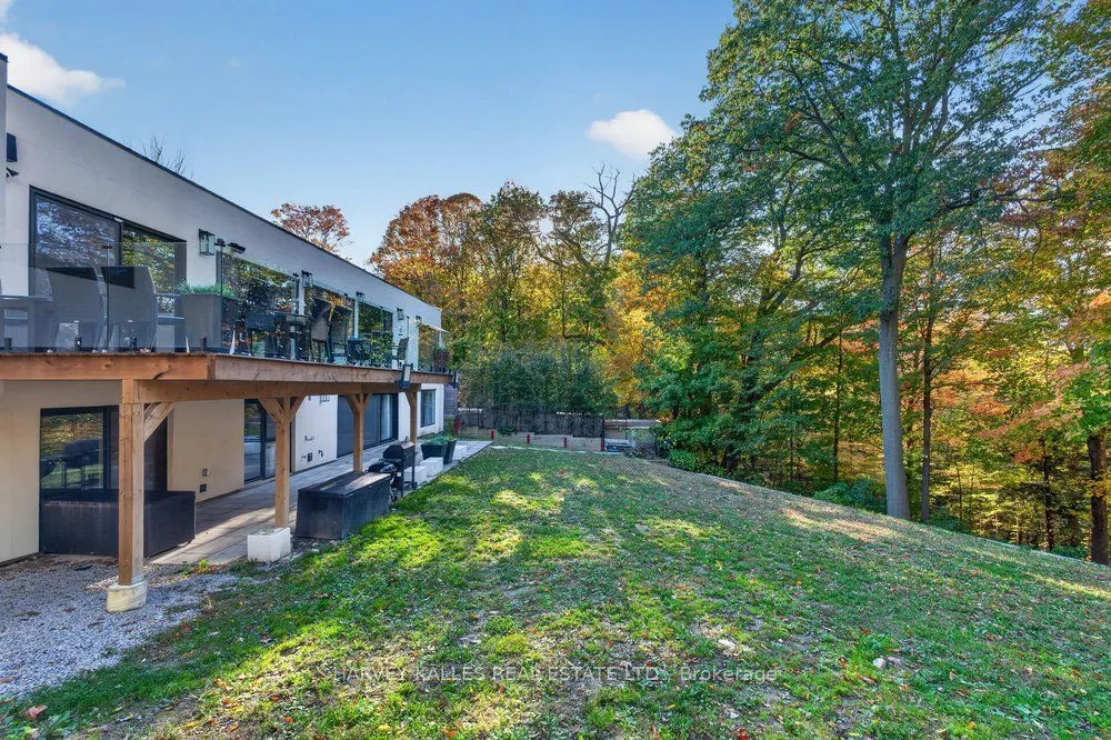 140 Sandringham Drive