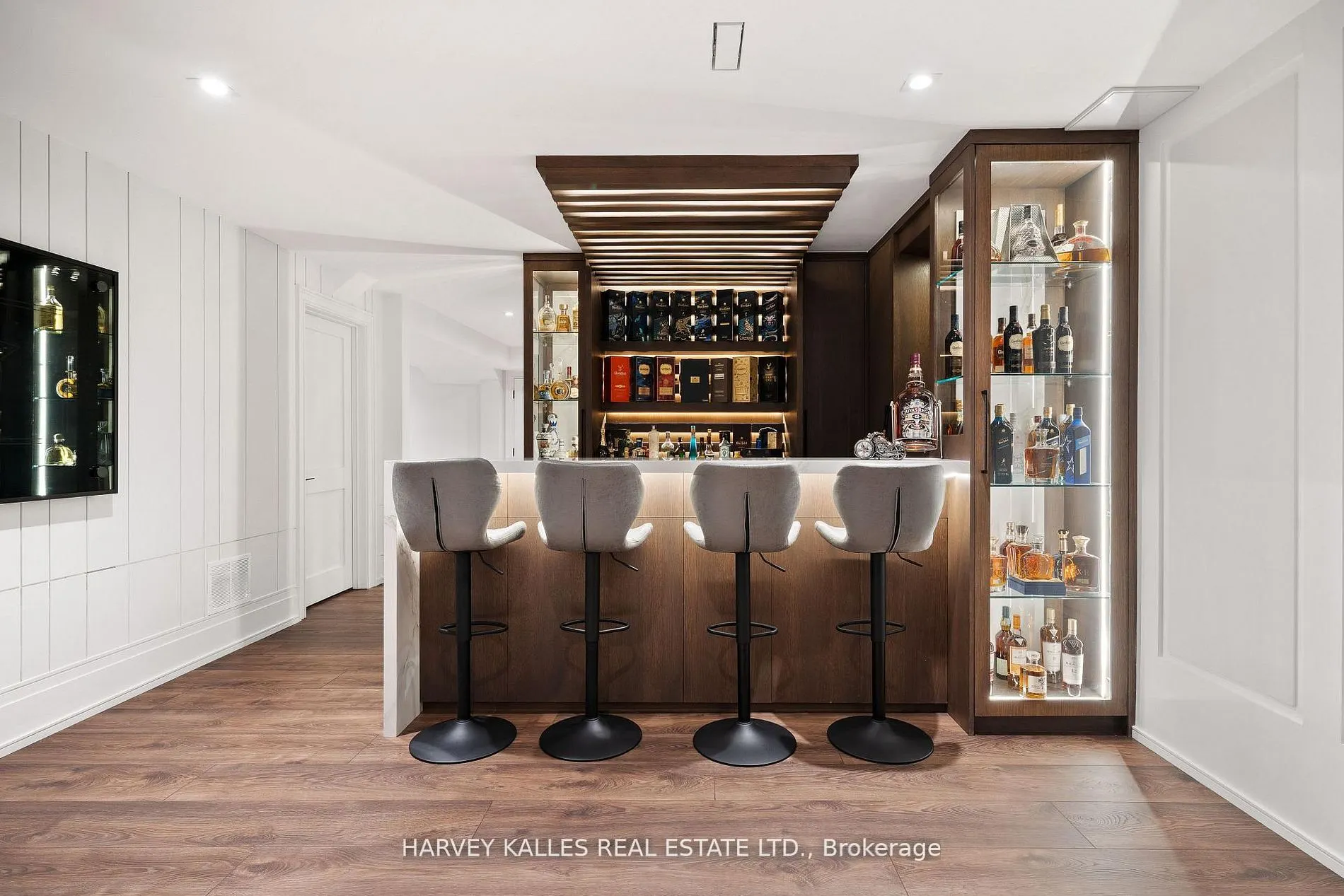 140 Sandringham Drive