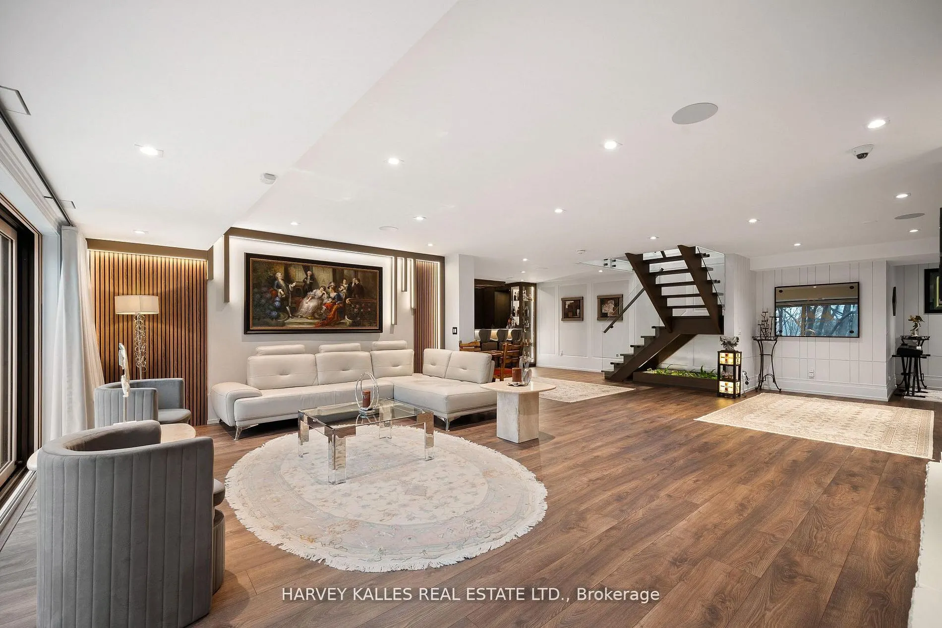 140 Sandringham Drive