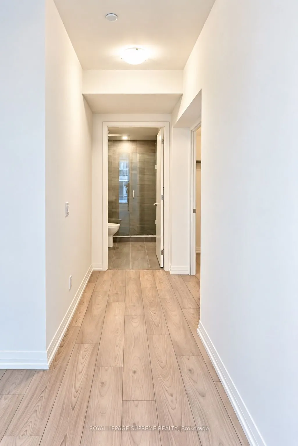 400 King Street W #810