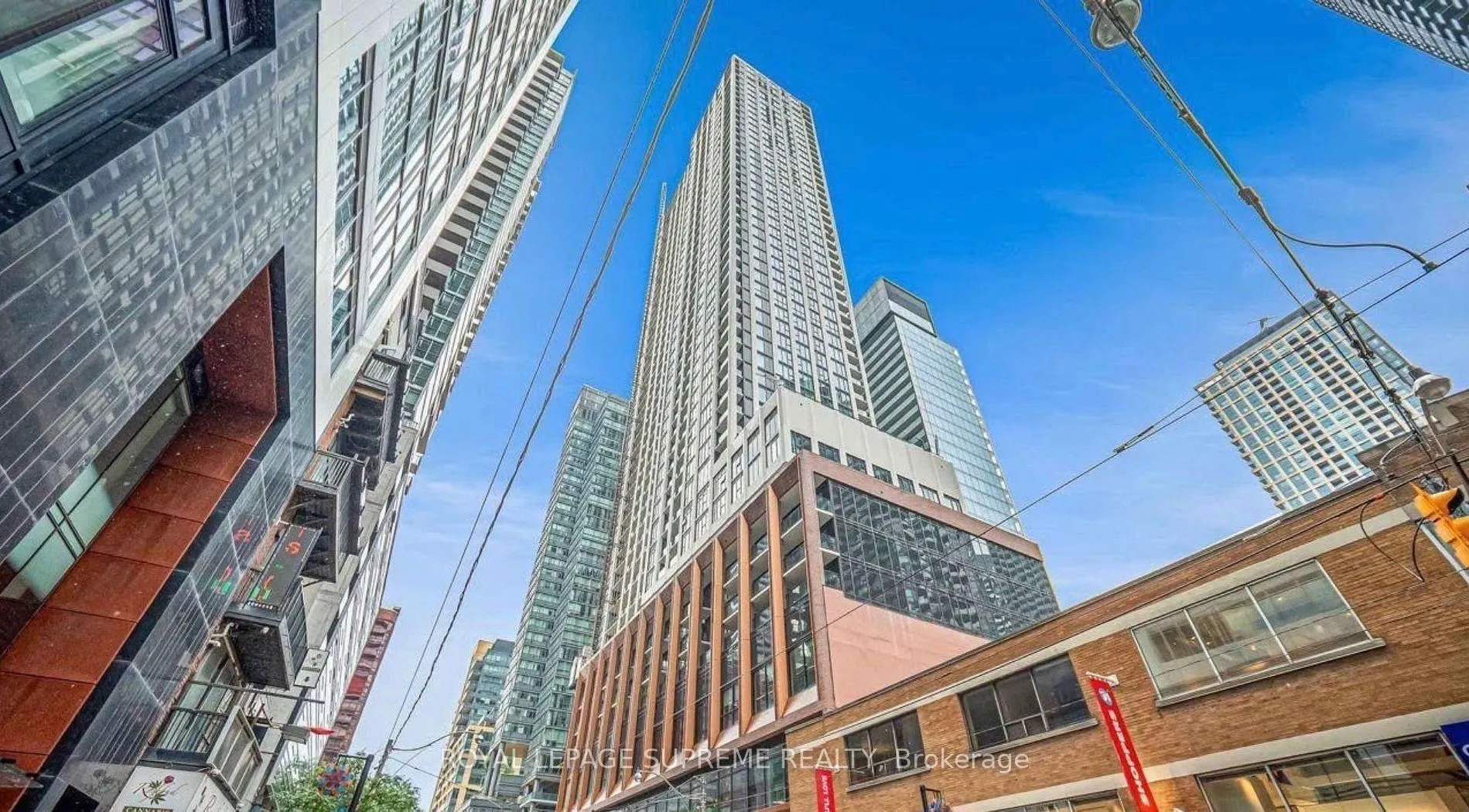 400 King Street W #810