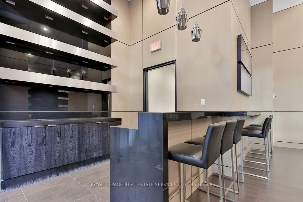 58 Orchard View Boulevard #908