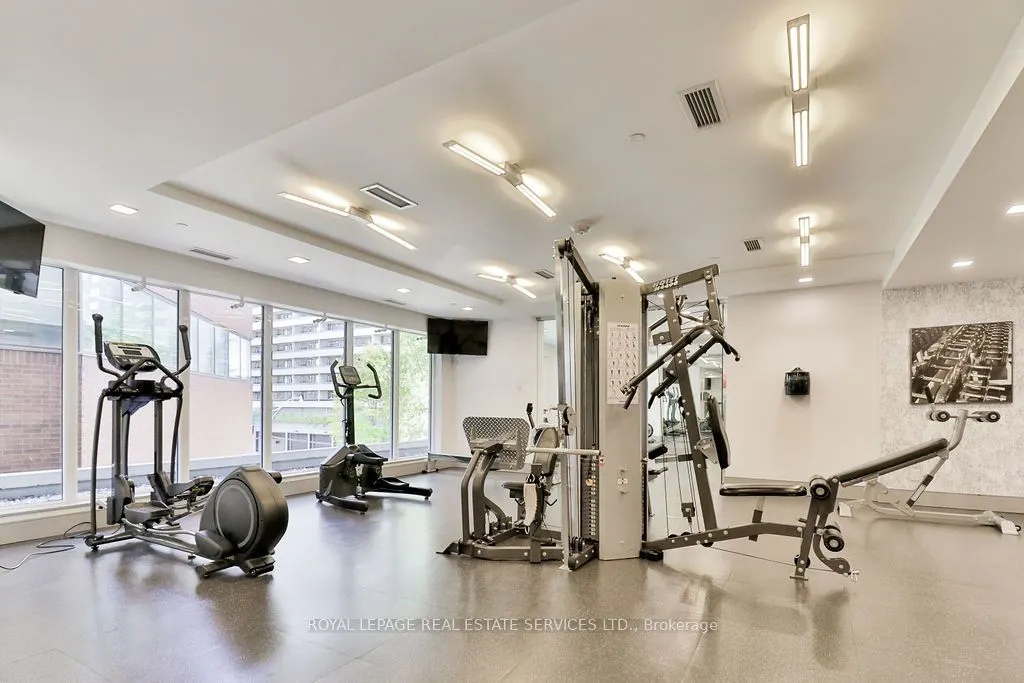 58 Orchard View Boulevard #908