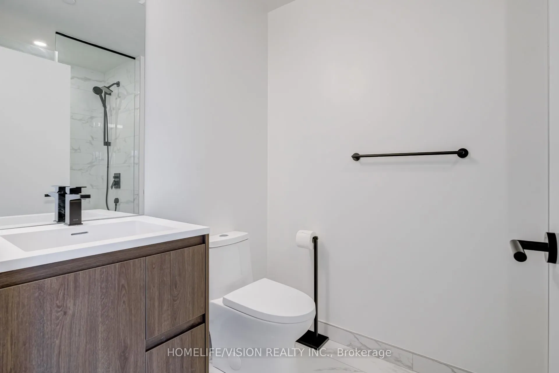 1 KYLE LOWRY Drive NW #308