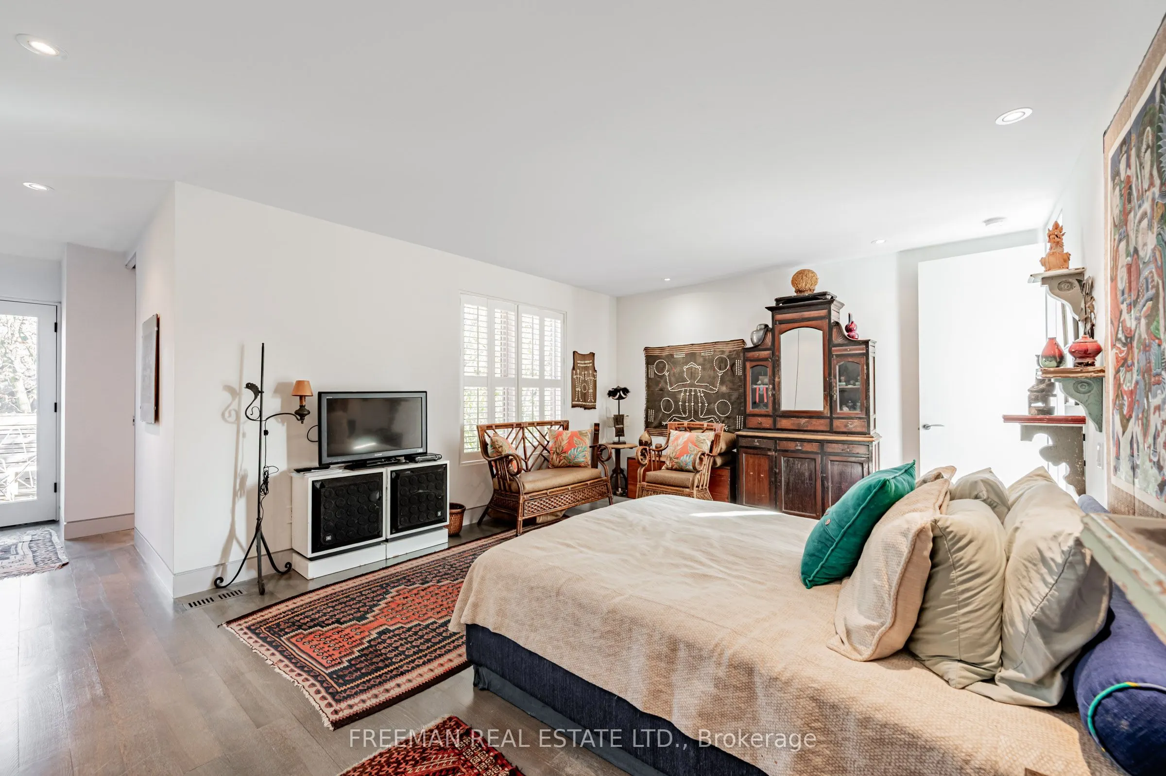 21 Howland Avenue #Upper