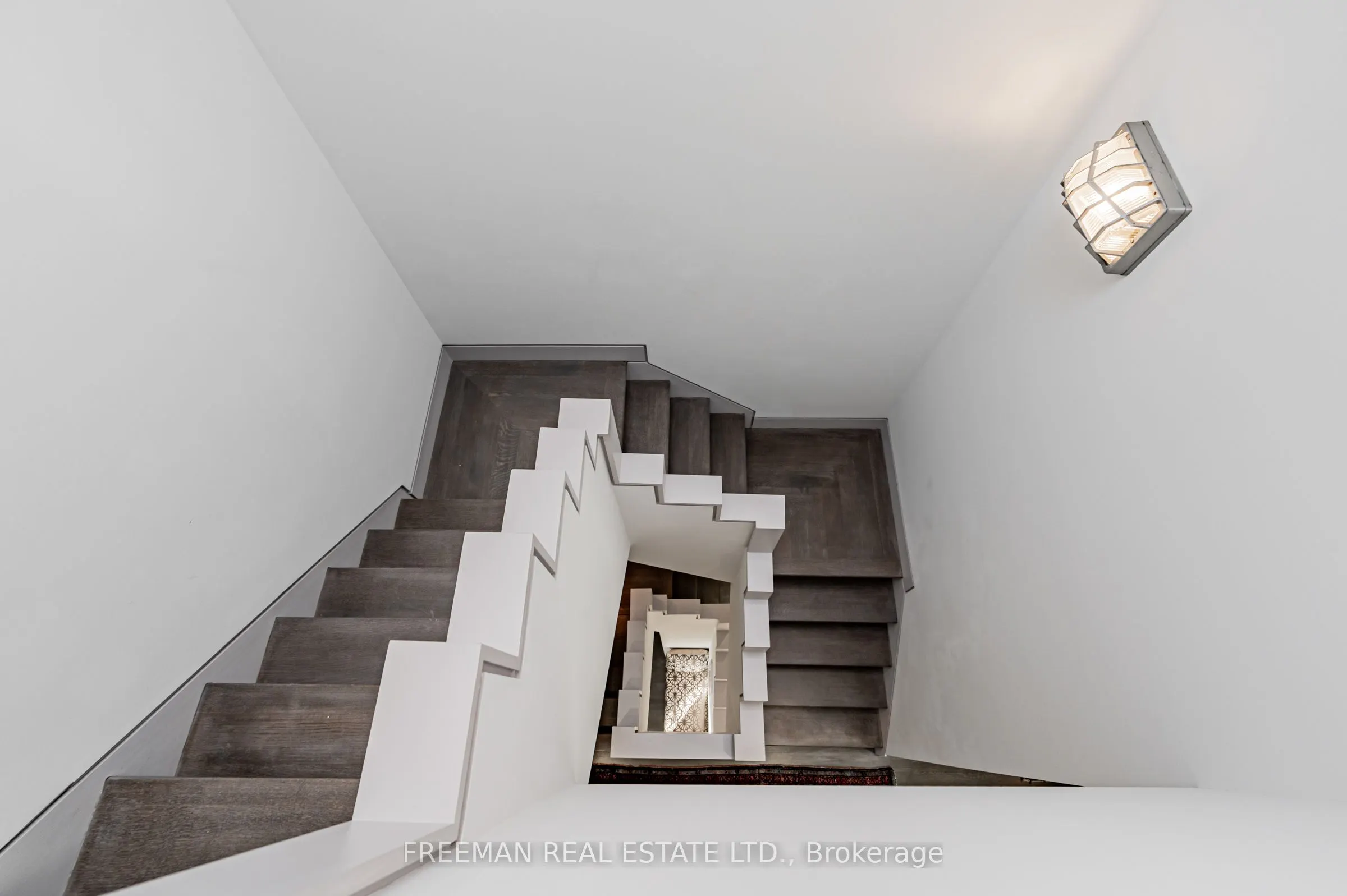 21 Howland Avenue #Upper