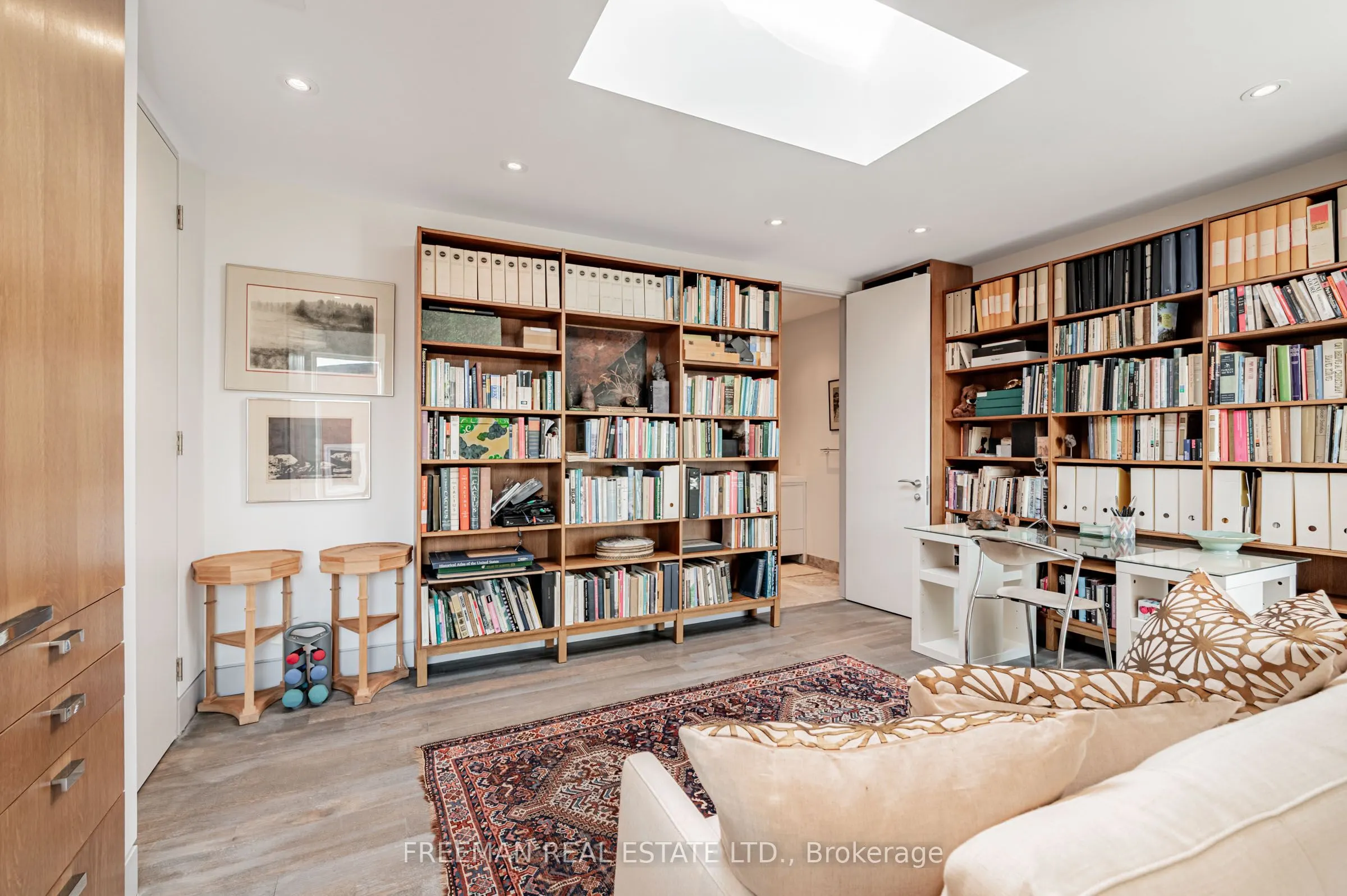 21 Howland Avenue #Upper