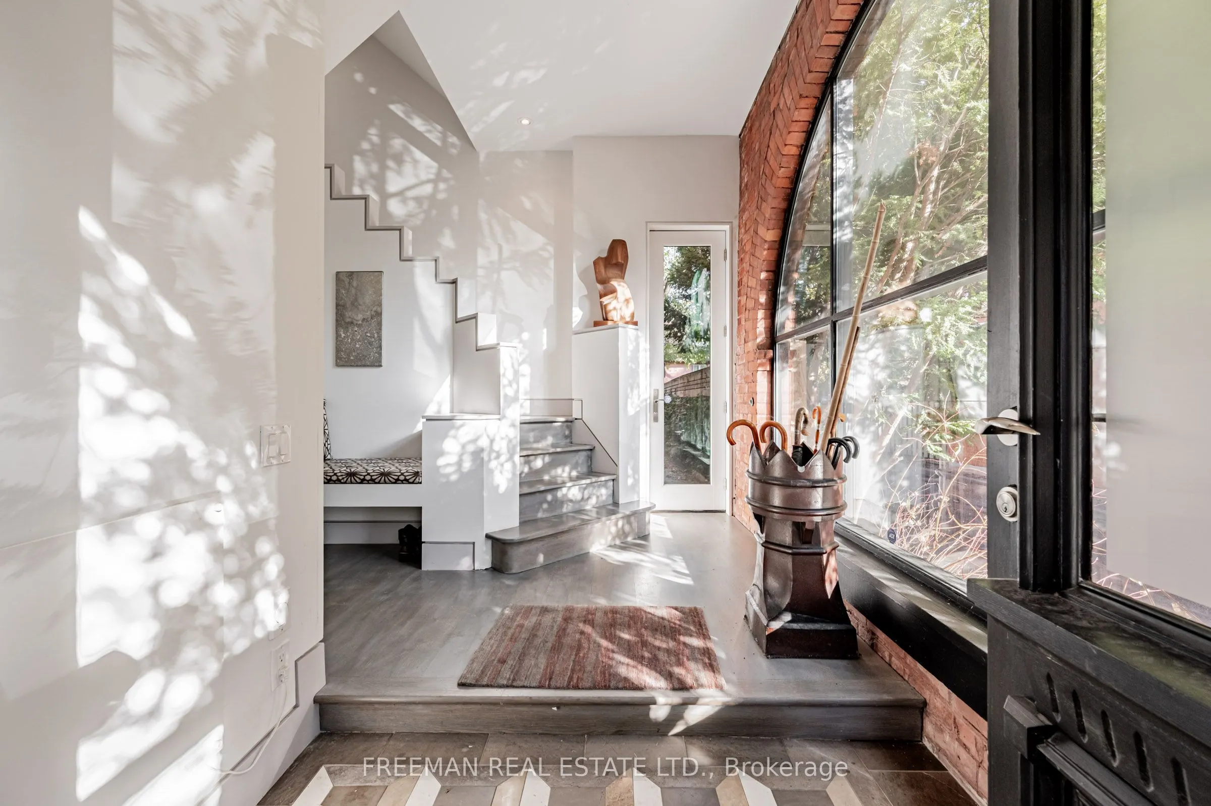 21 Howland Avenue #Upper