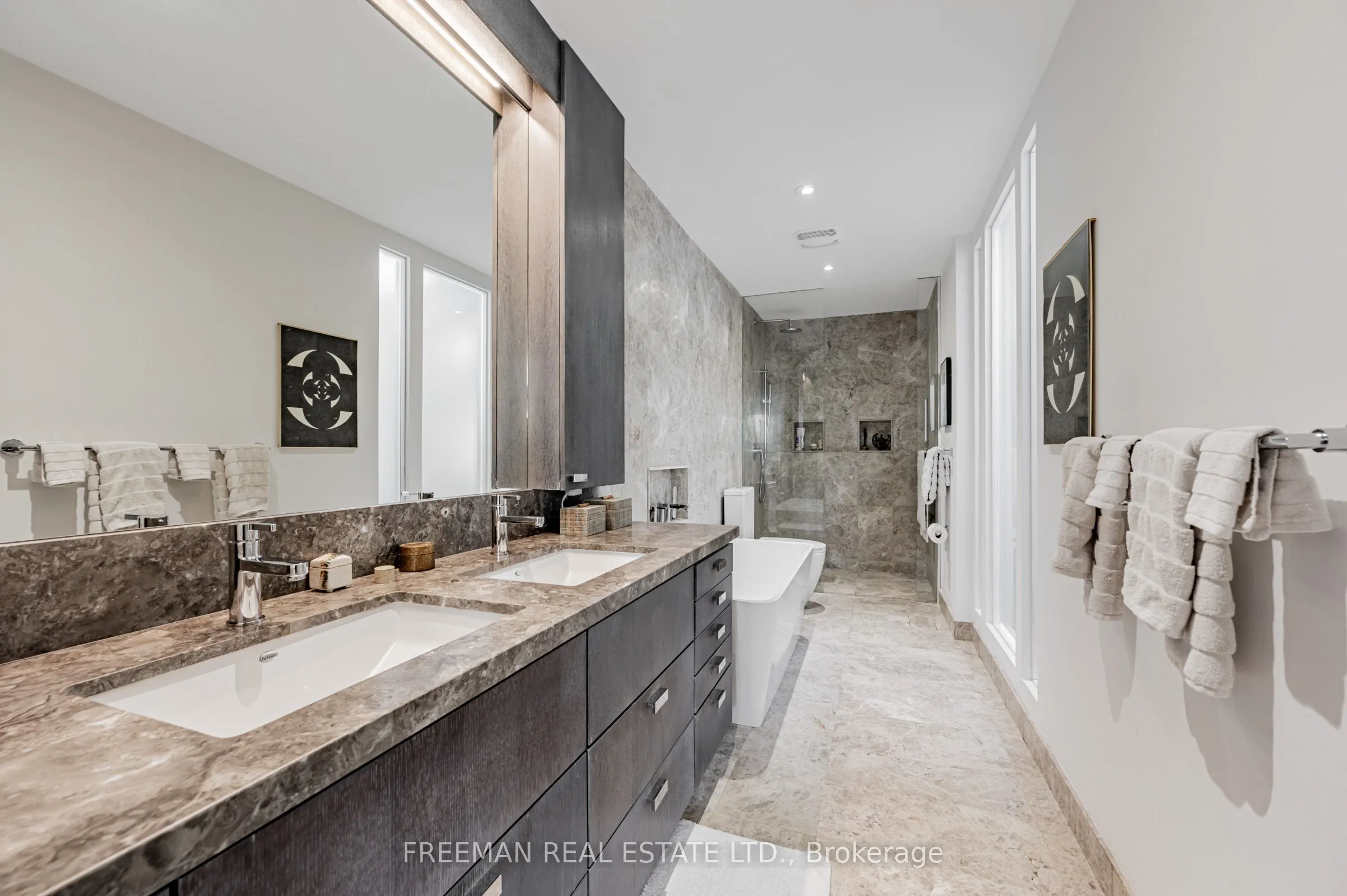 21 Howland Avenue #Upper
