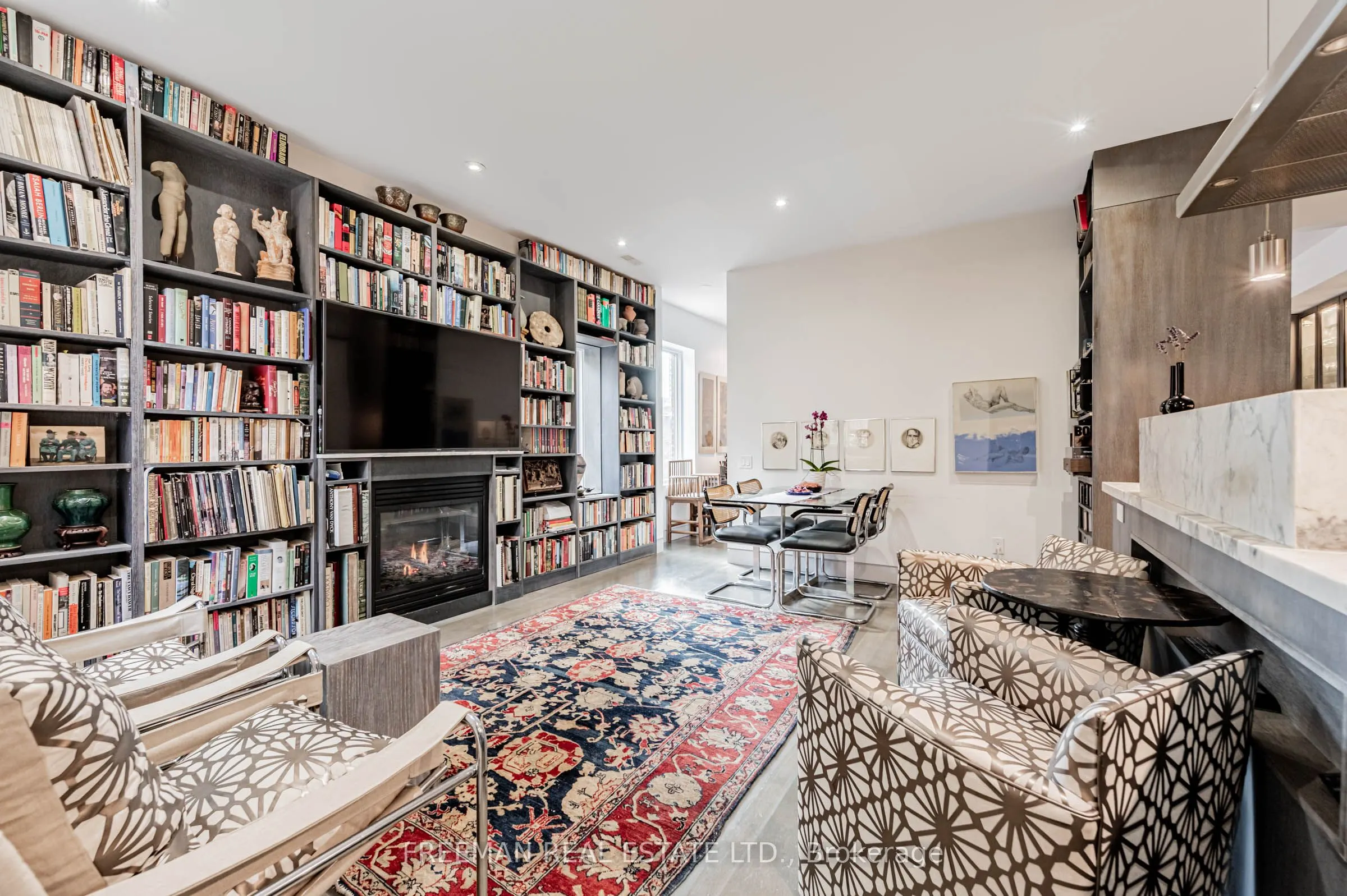 21 Howland Avenue #Upper