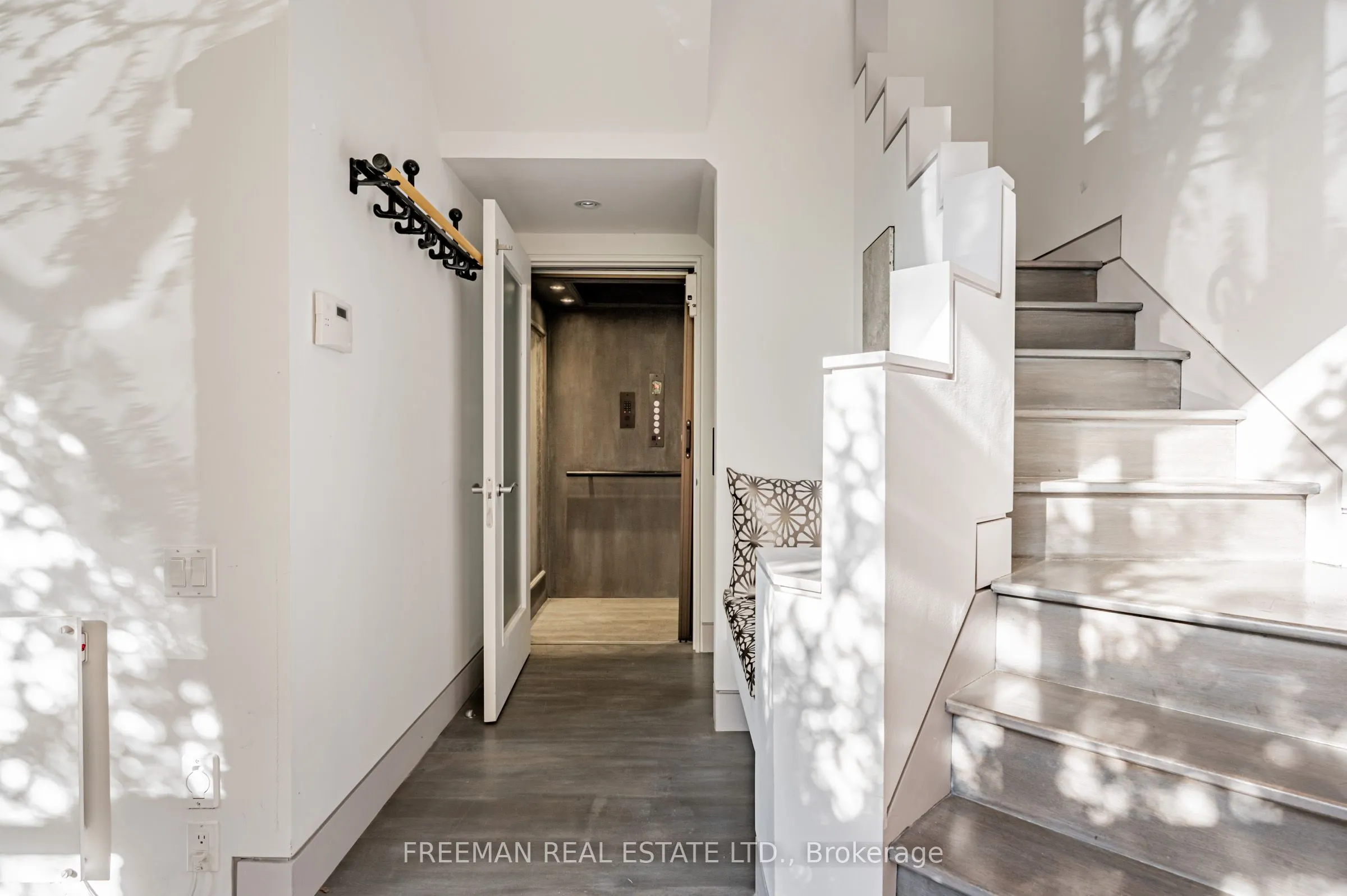 21 Howland Avenue #Upper