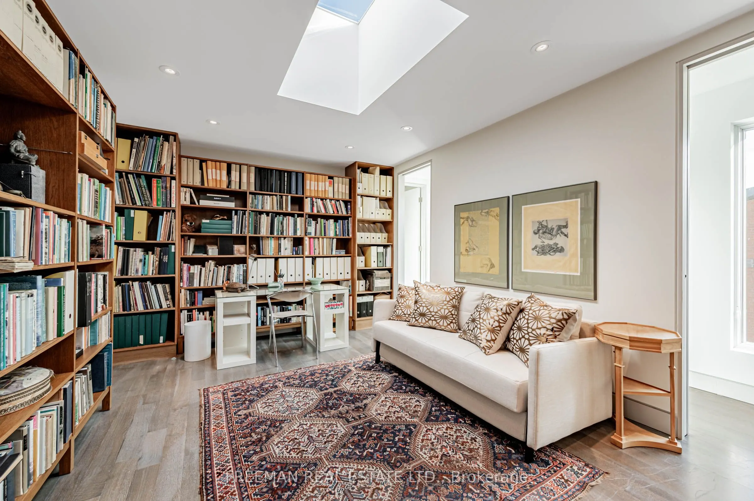 21 Howland Avenue #Upper