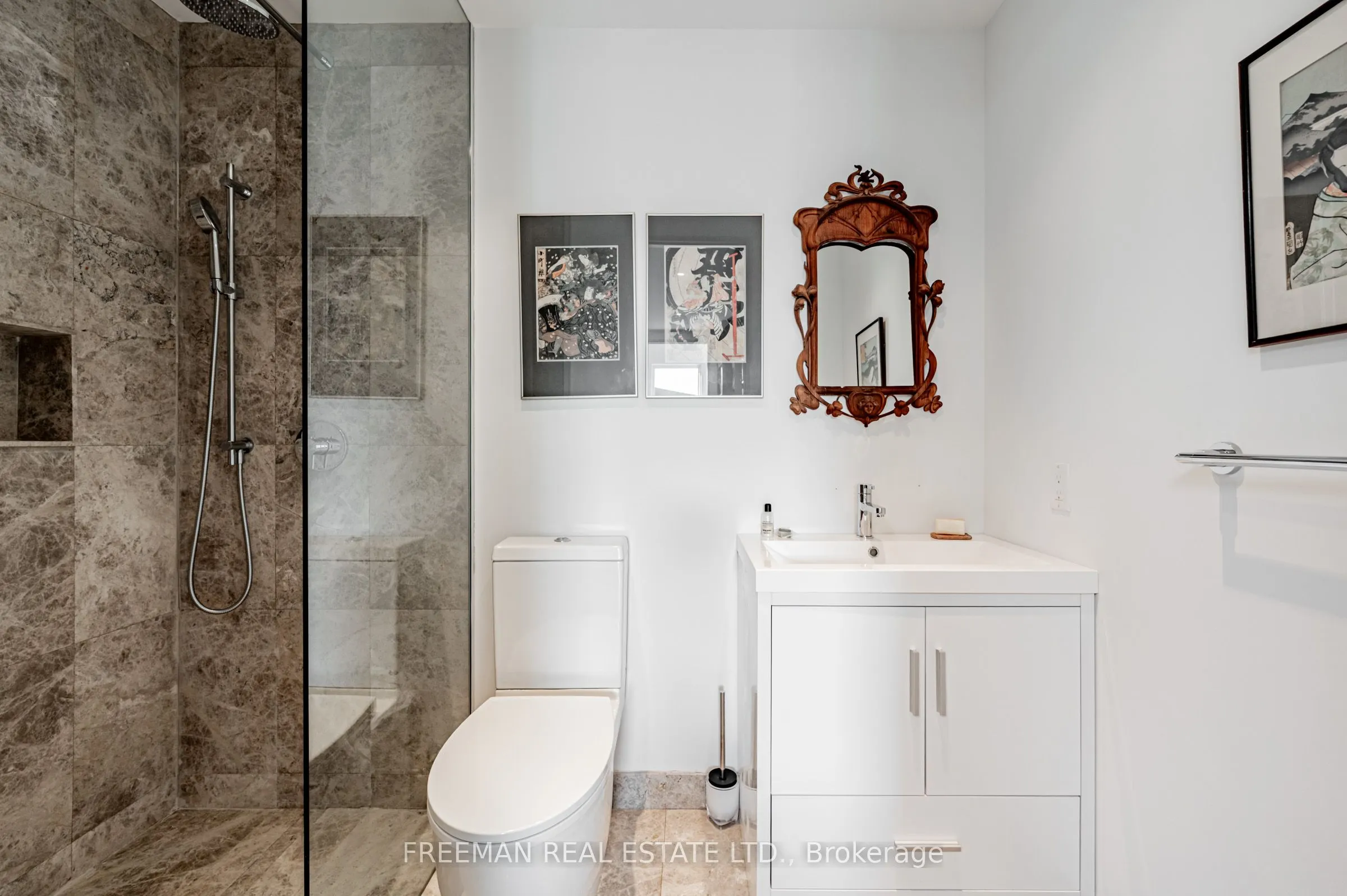 21 Howland Avenue #Upper