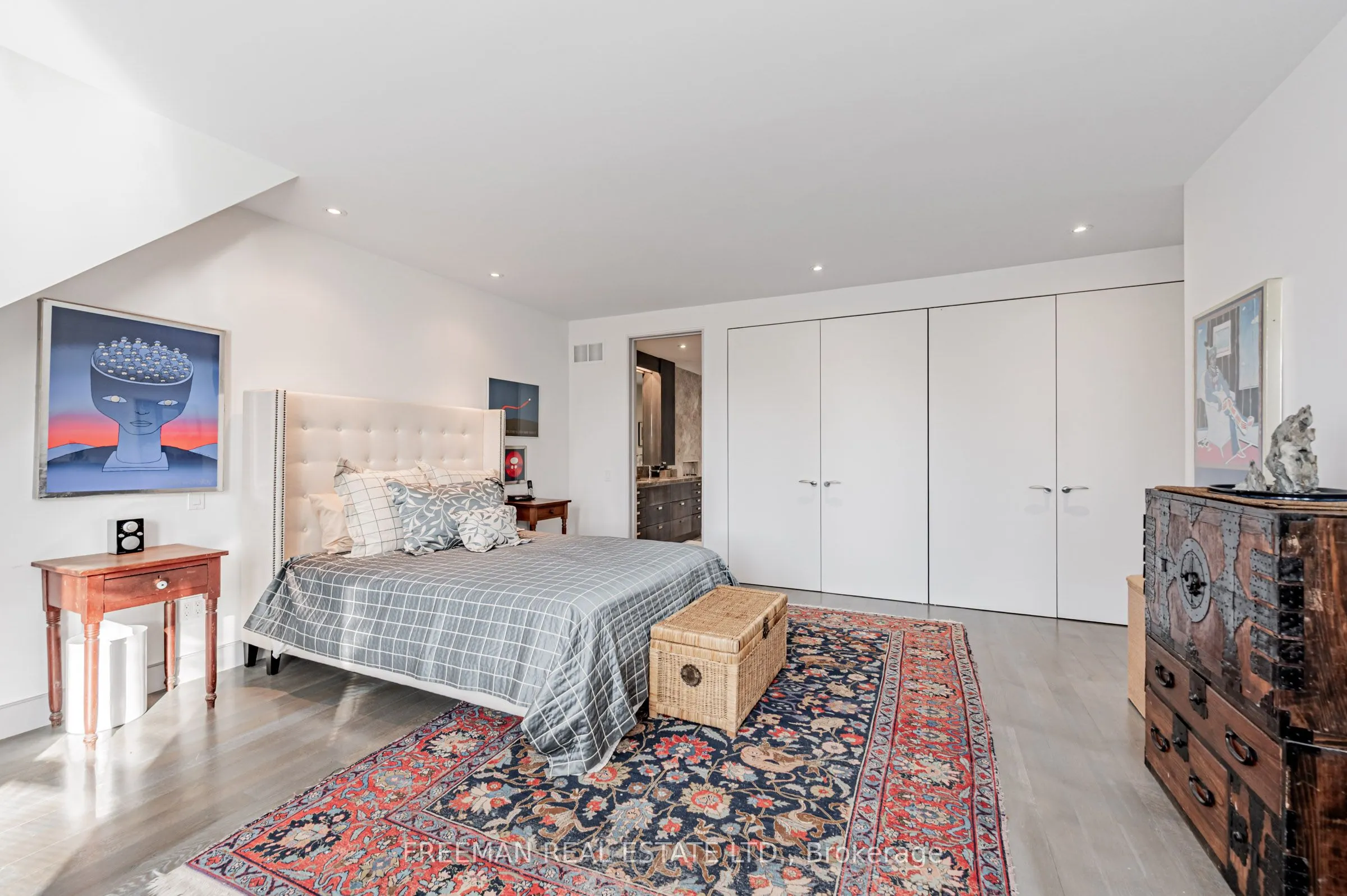 21 Howland Avenue #Upper