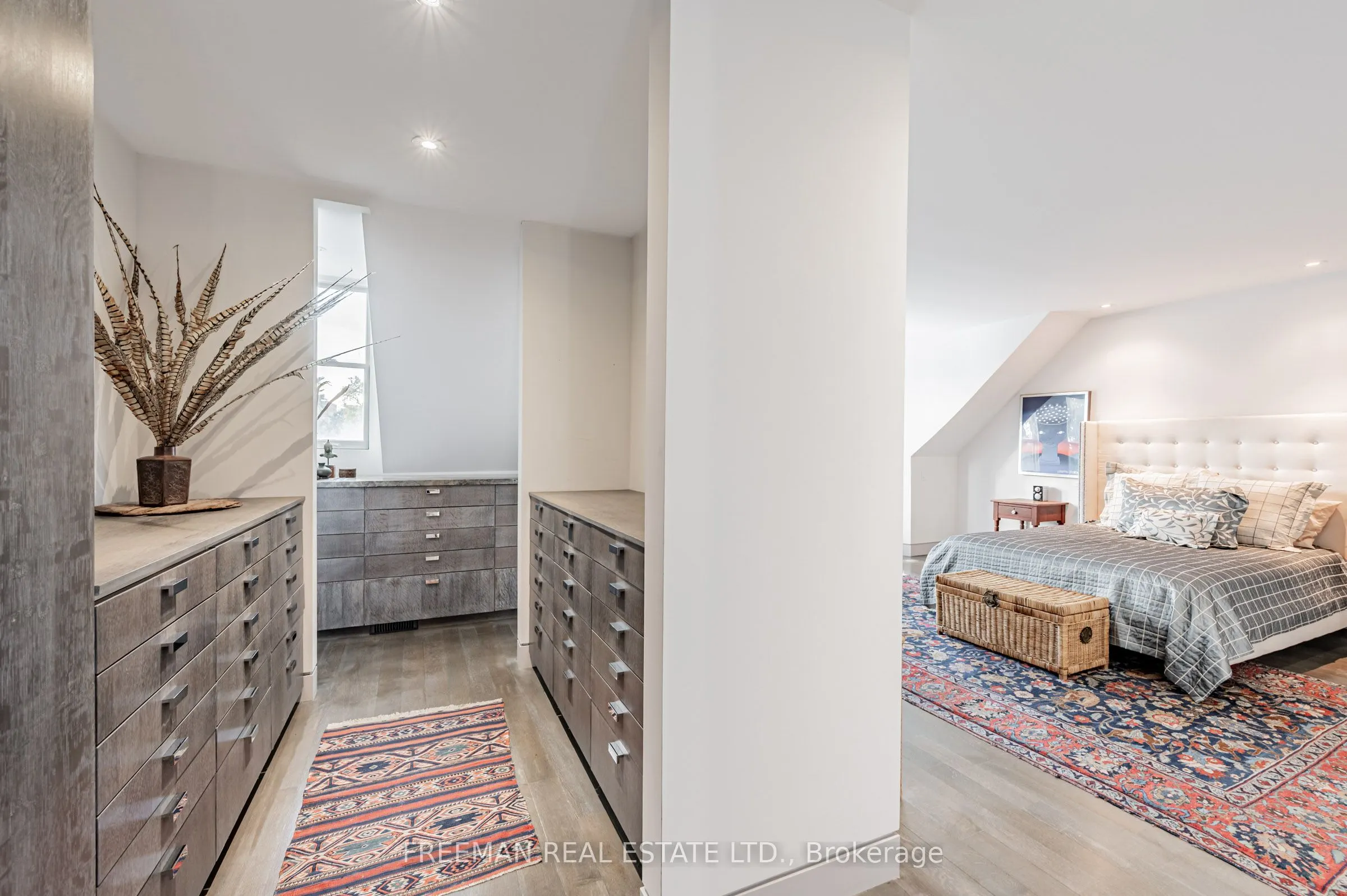 21 Howland Avenue #Upper