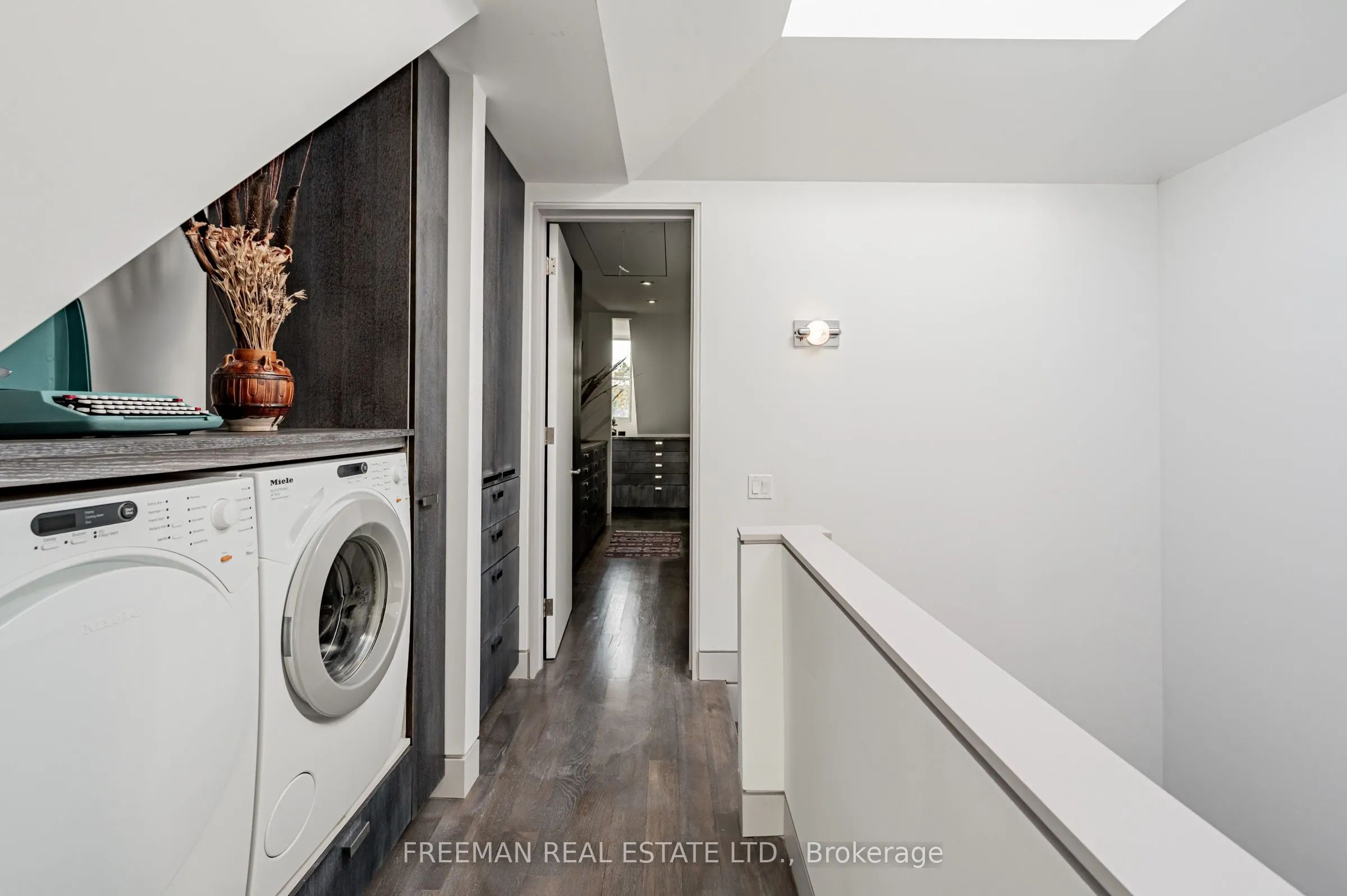 21 Howland Avenue #Upper