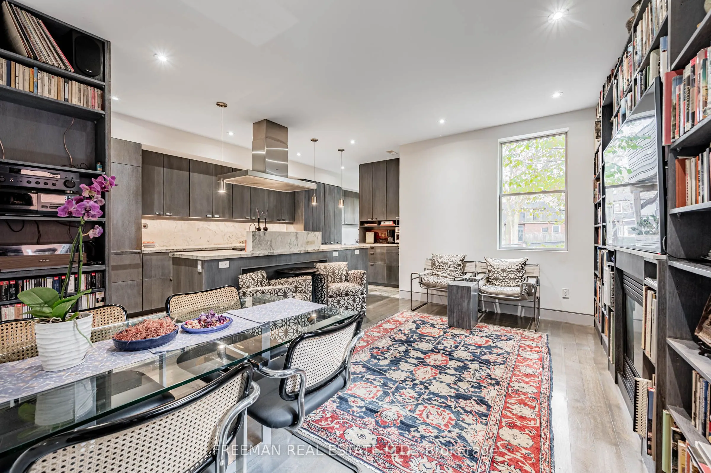 21 Howland Avenue #Upper