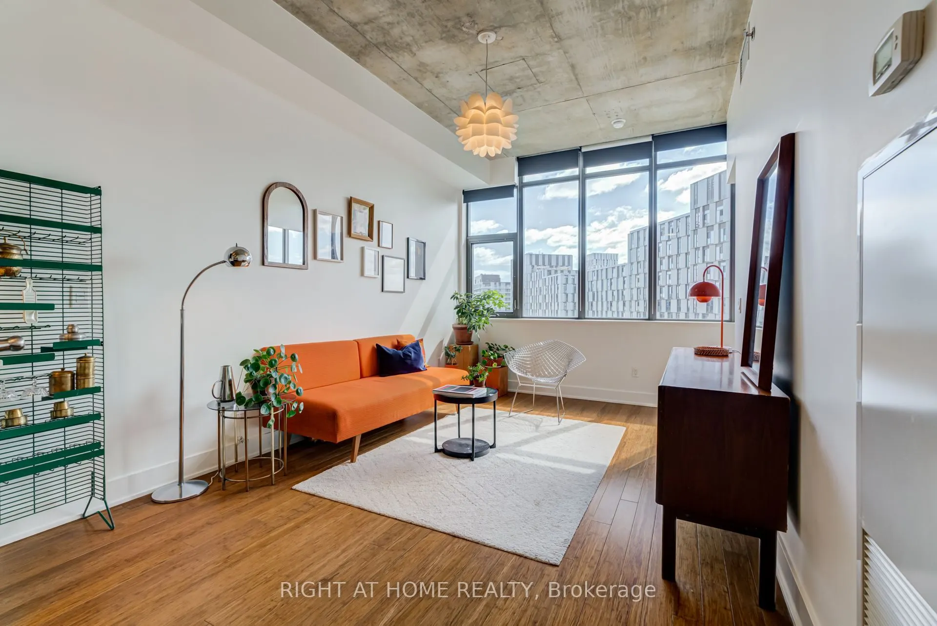 90 Trinity Street #805
