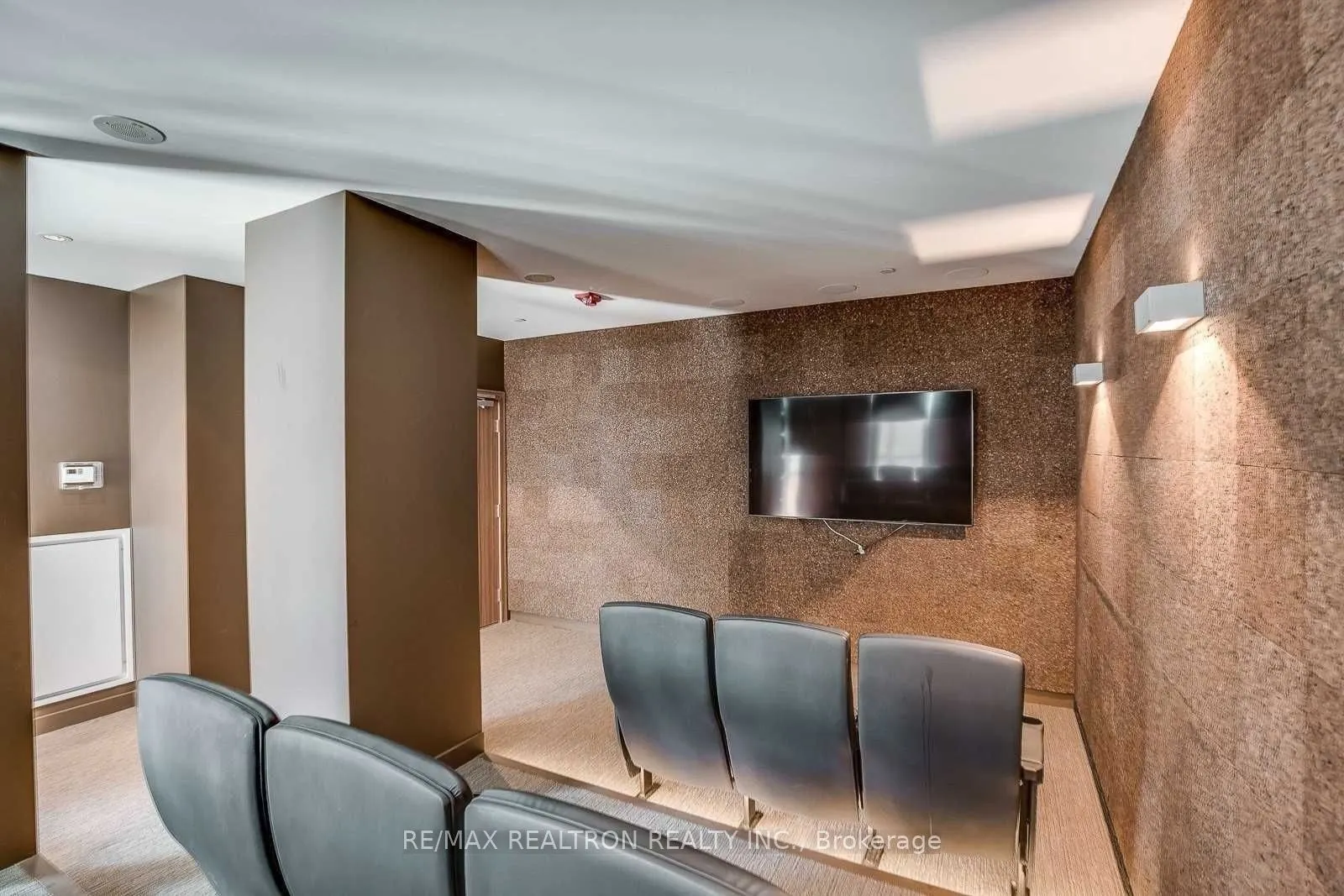 75 St Nicholas Street #2805