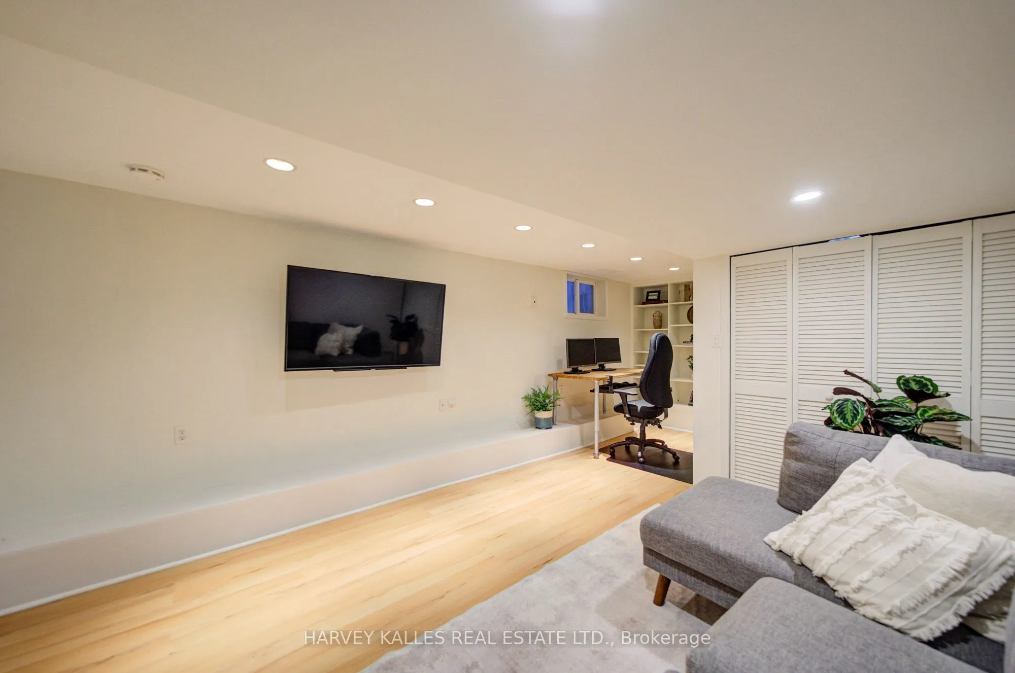 34 Kenwood Avenue