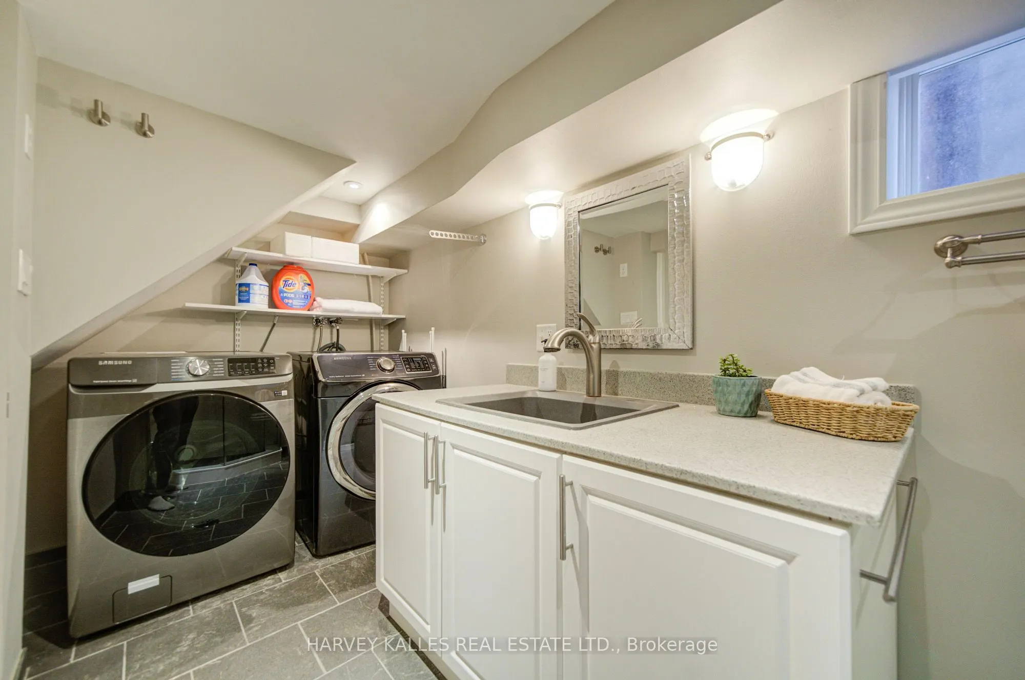 34 Kenwood Avenue