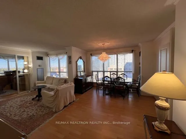 18 Hollywood Avenue #1707