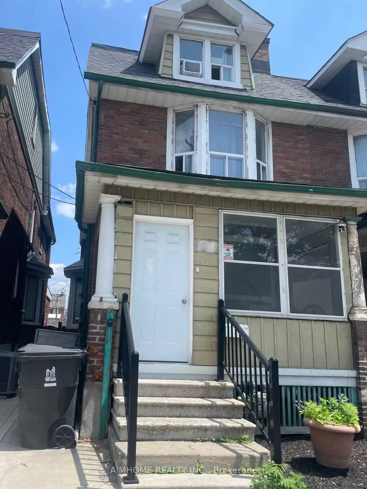 625 Bathurst Street