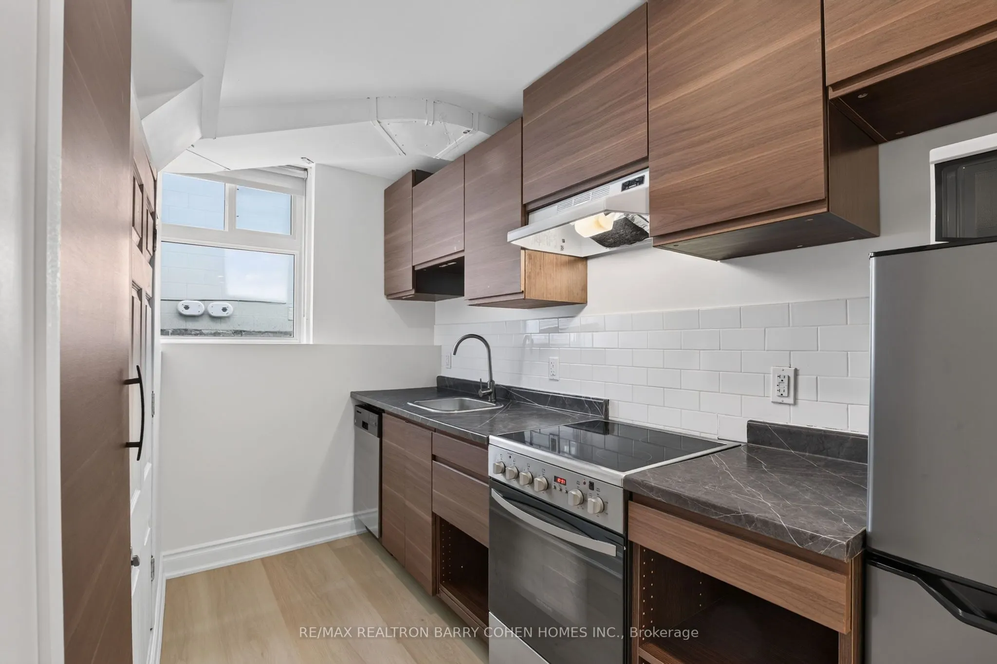 371 Howland Avenue #Lower