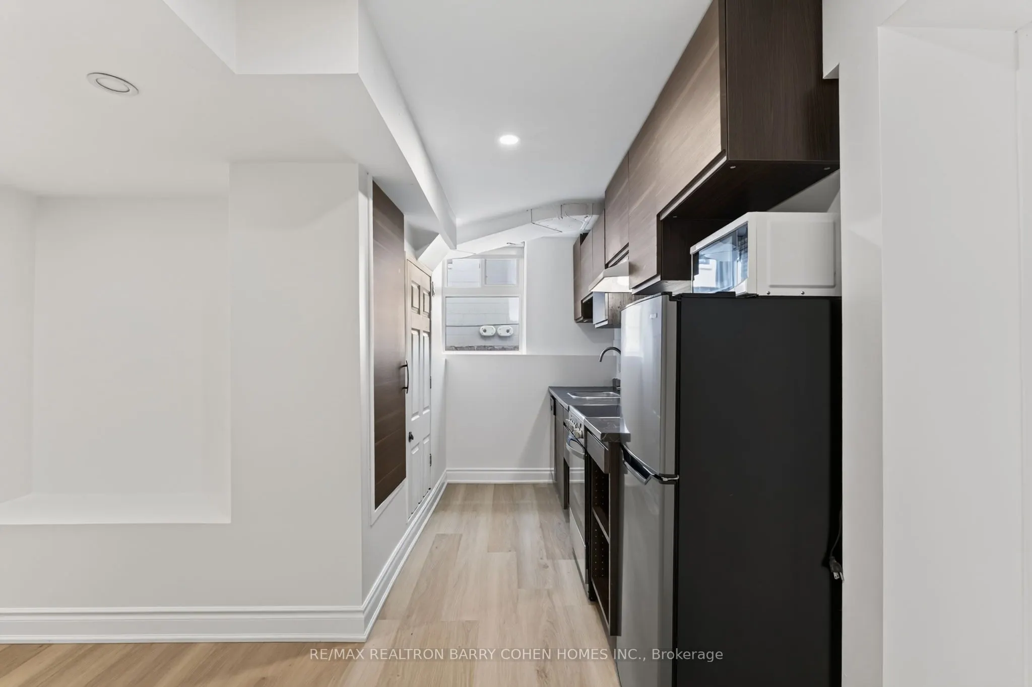 371 Howland Avenue #Lower