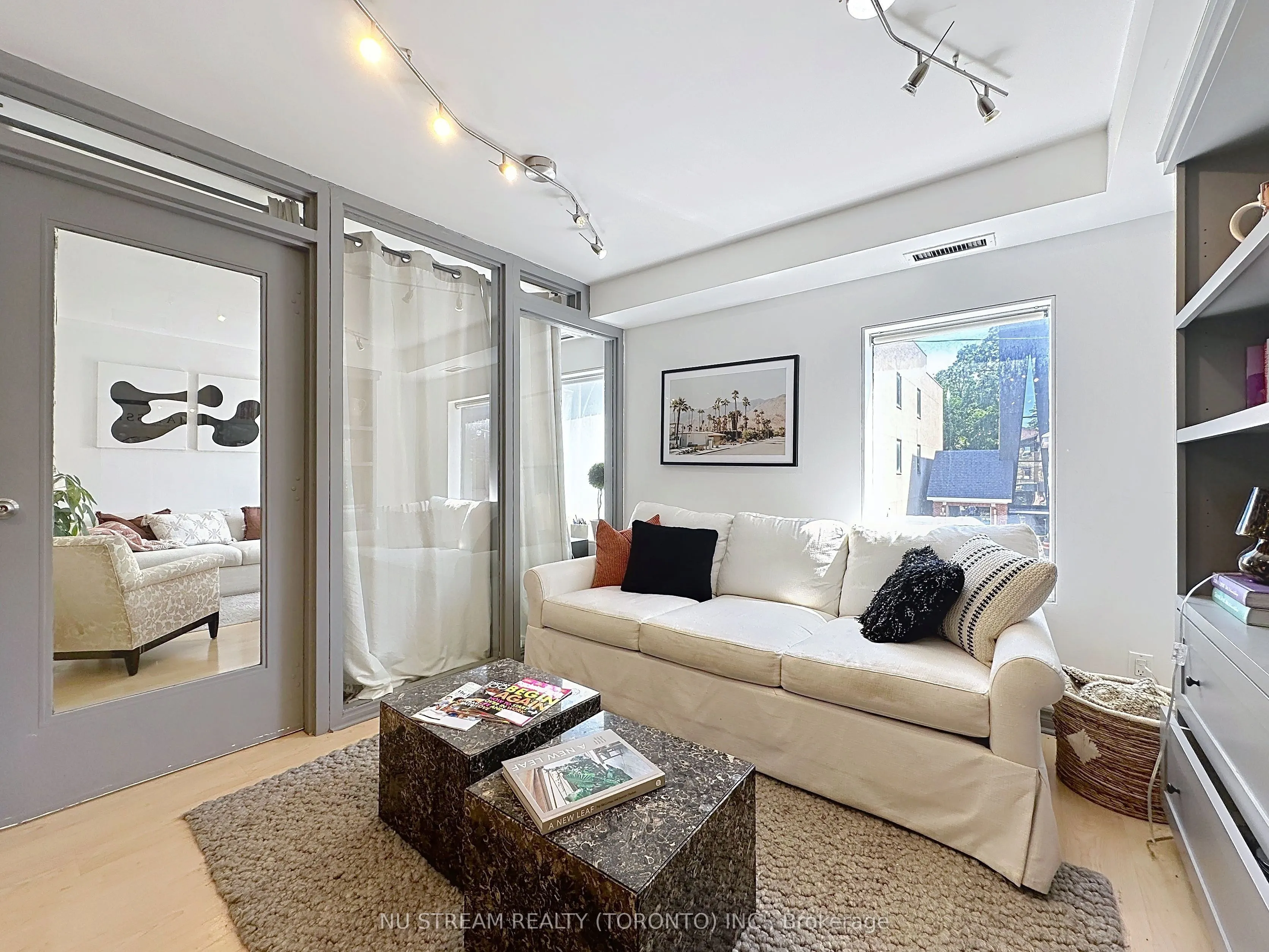 1110 Yonge Street #201