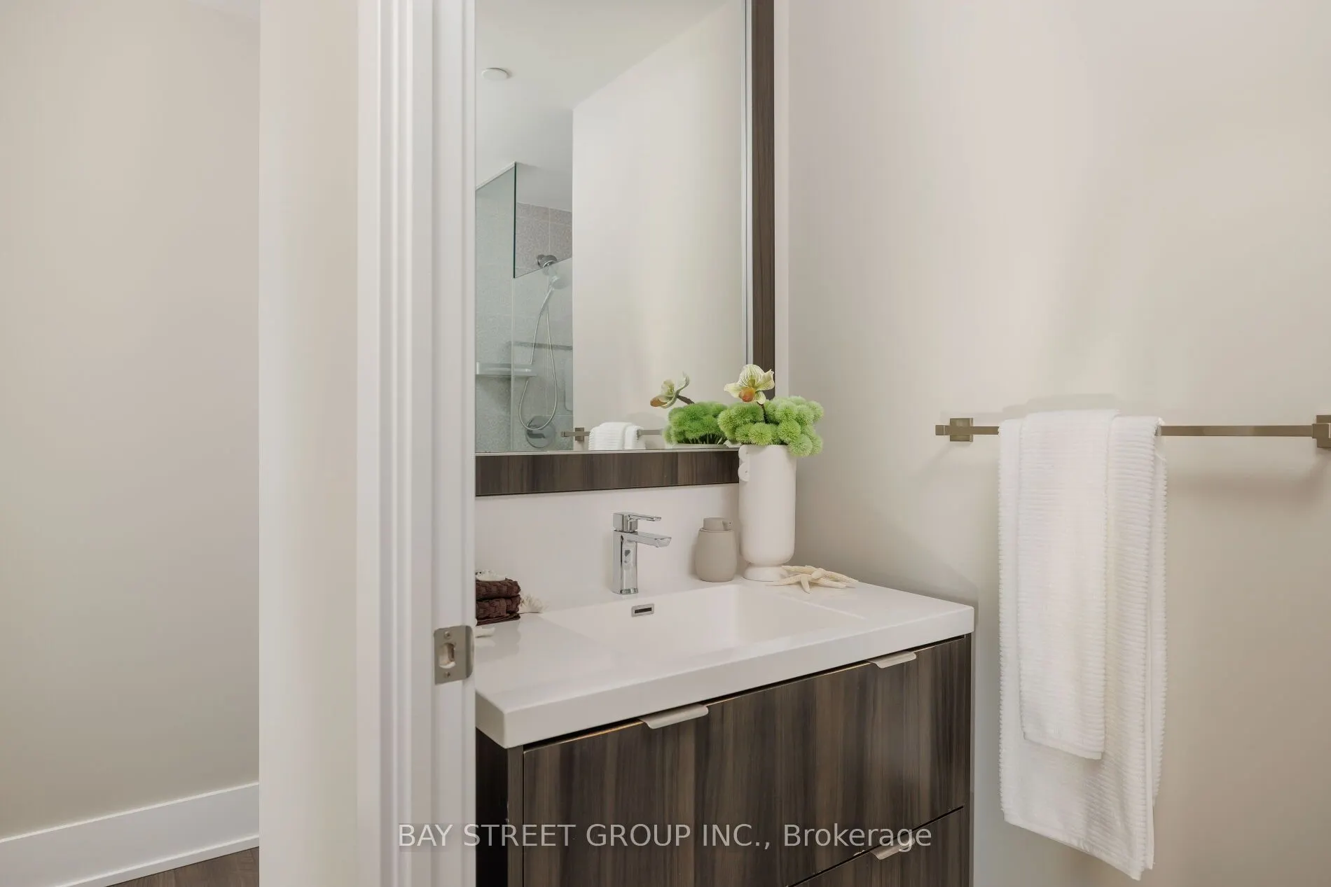 80 Vanauley Street #405