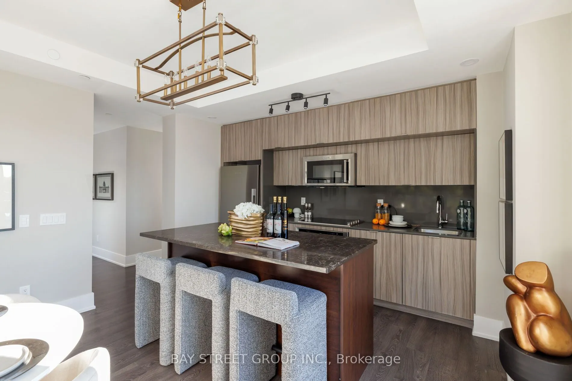 80 Vanauley Street #405