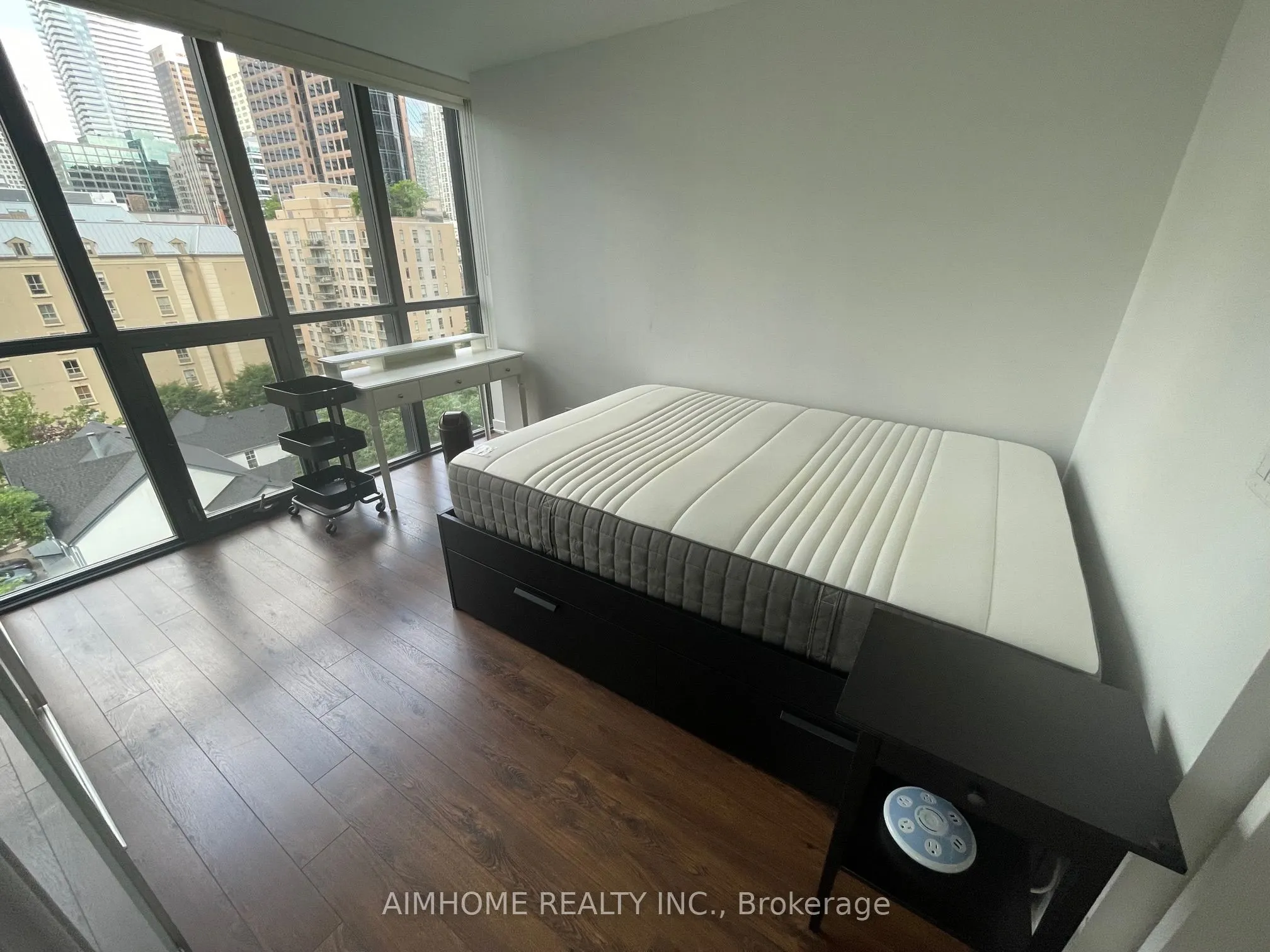 110 Charles Street E #803